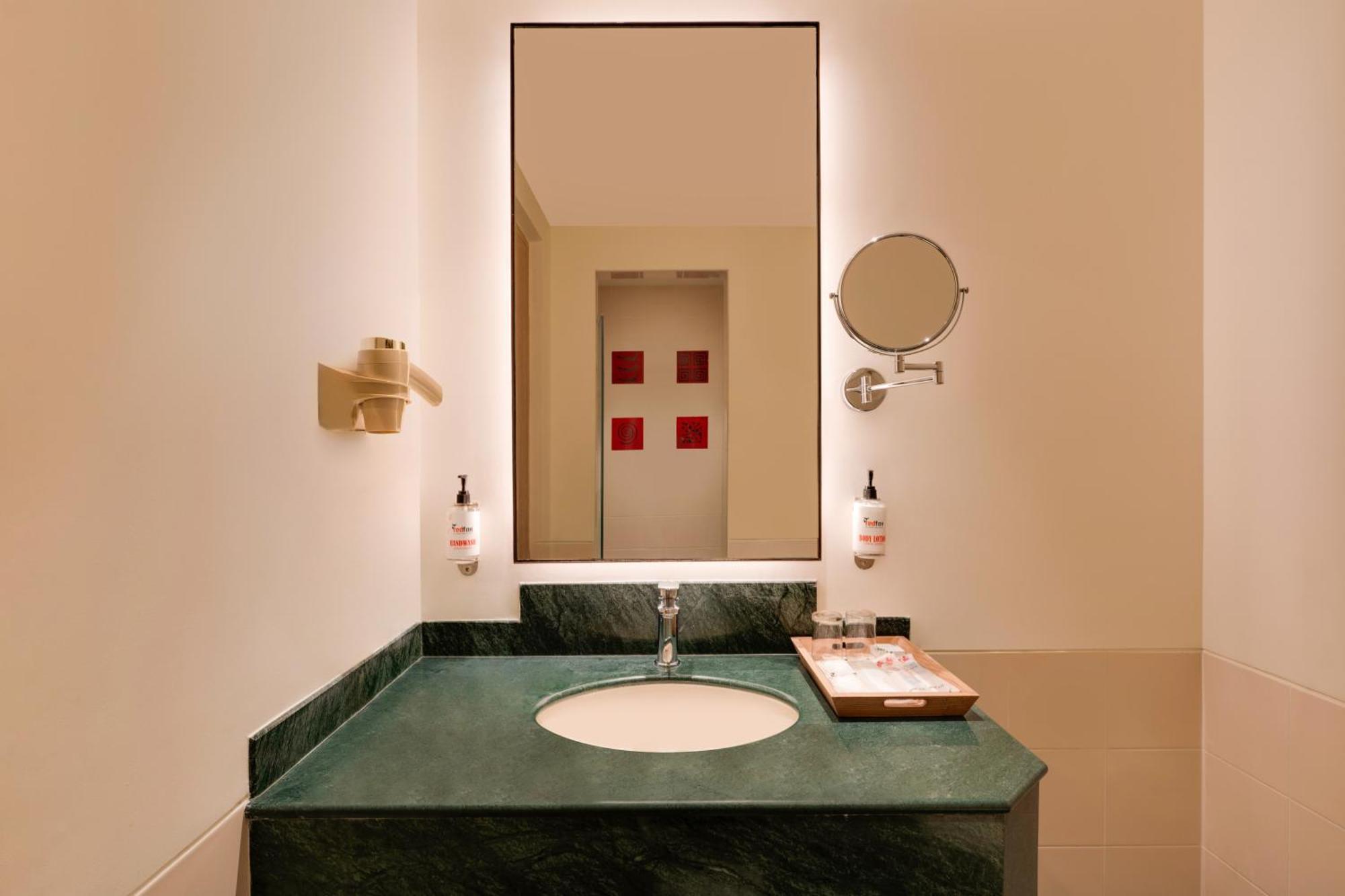 Red Fox By Lemon Tree Hotels, Hotel 3*