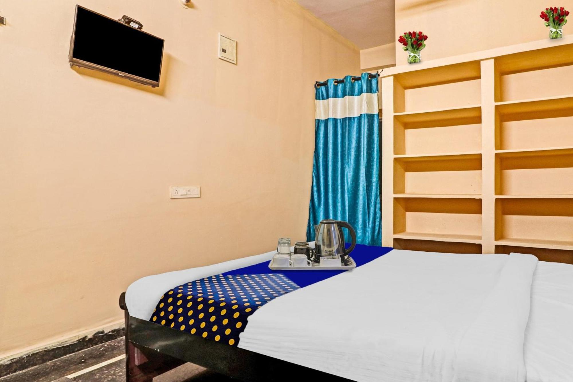 Hotel O Sree Krishna 2*