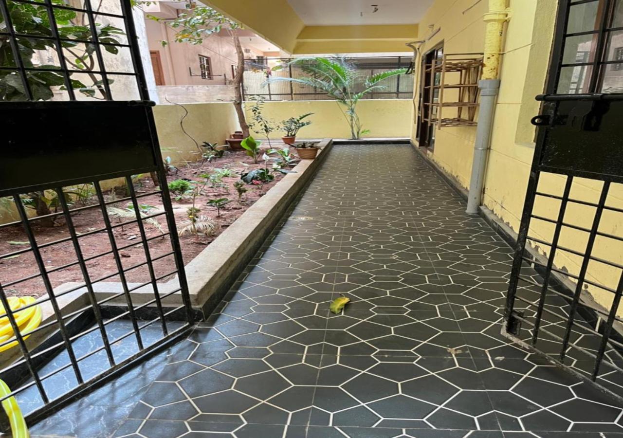 Individual Near Apollo Jubilee Hills
