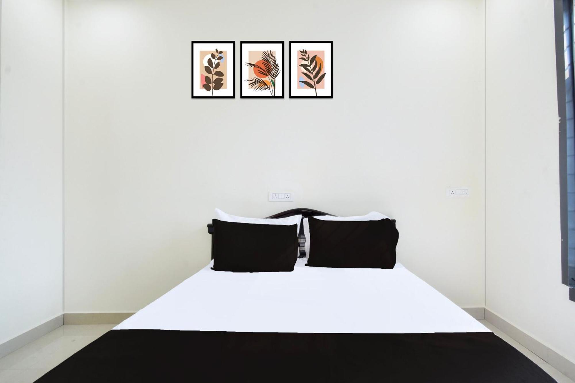 Hotel O Rks Nearby Narsingi ,kokapet And Neknampur Hyderabad