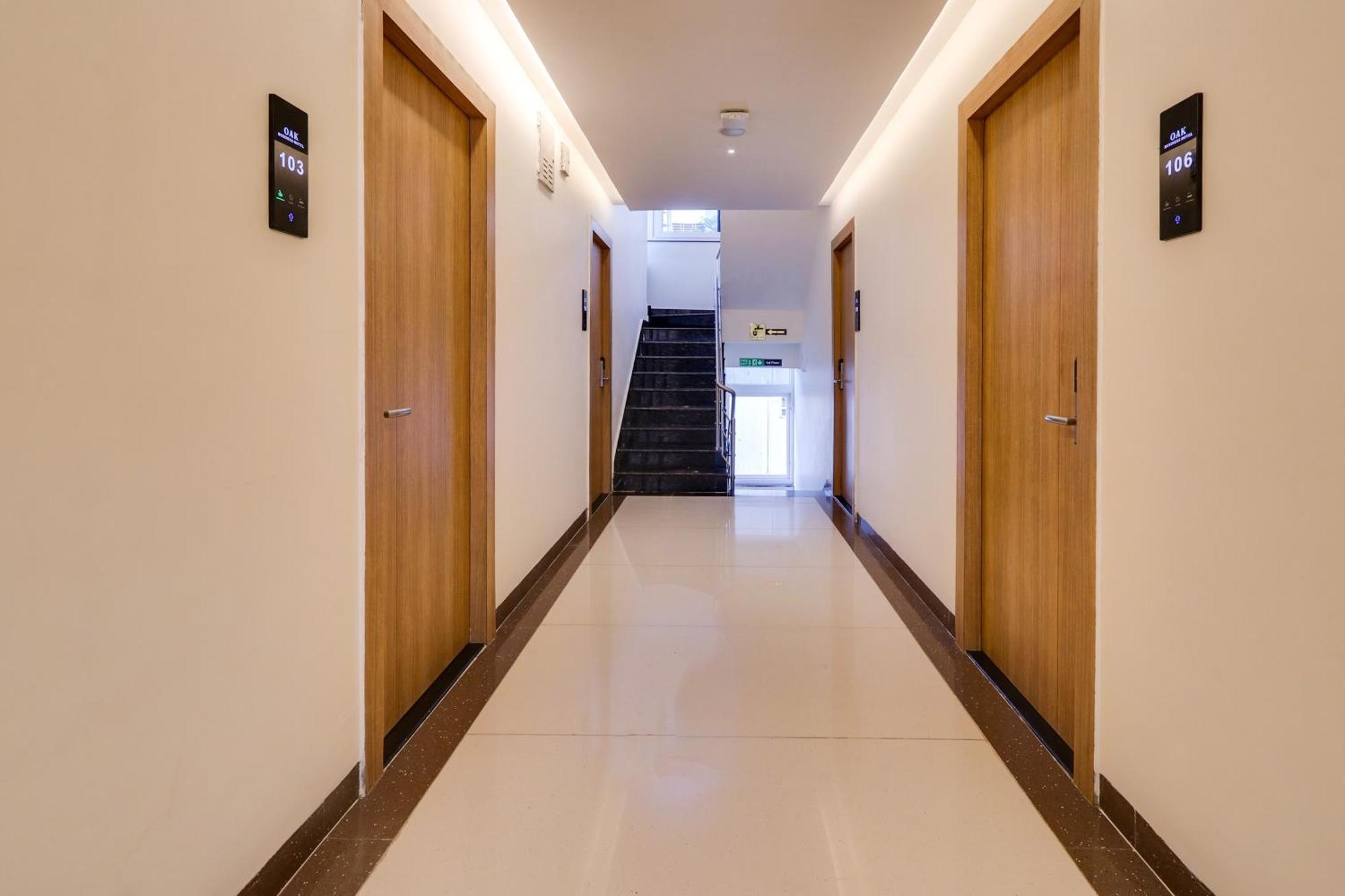 Townhouse Oak Indigo Business Hotel 3*