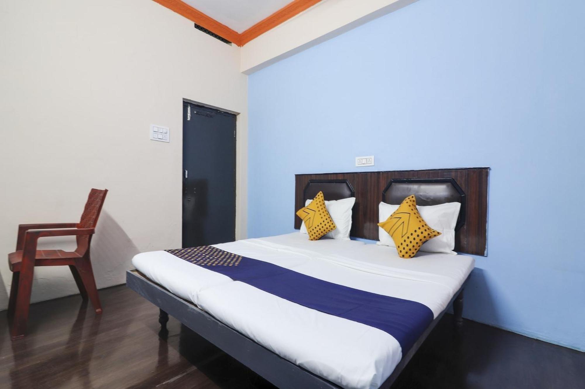 O 74966 Shree Amardeep Hotel