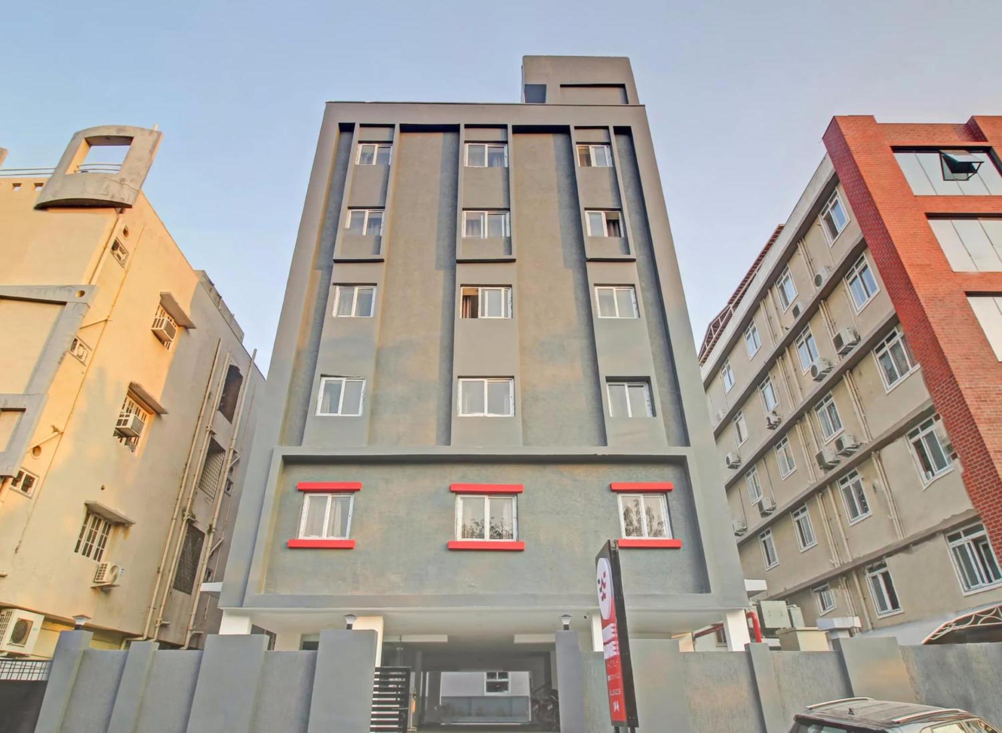 Hotel Super Townhouse Whiteridge Gachibowli Near Aig Hospital
