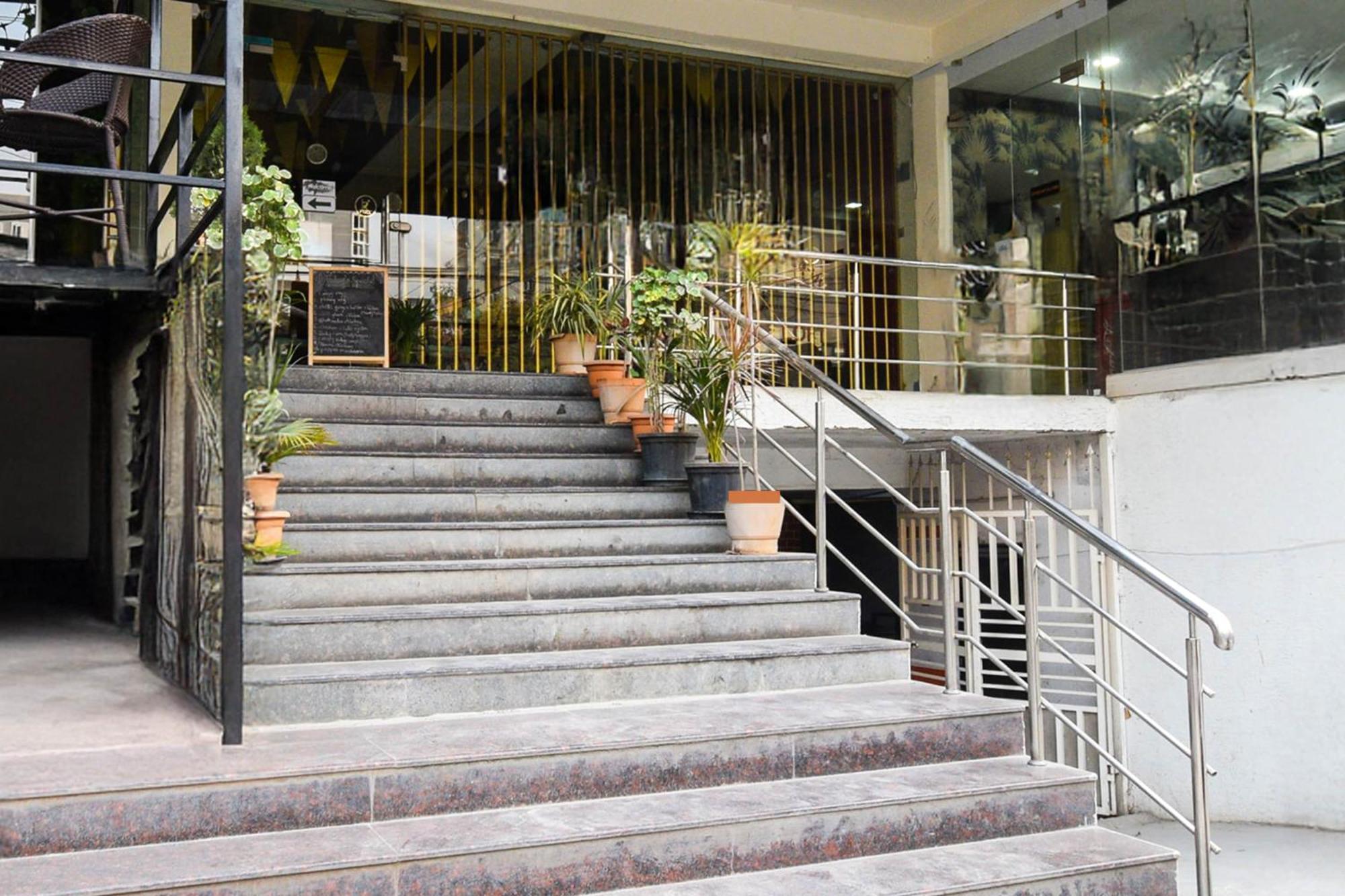 Super Townhouse Madhapur 100 Feet Road Formerly Jkc Grand Hotel 3*
