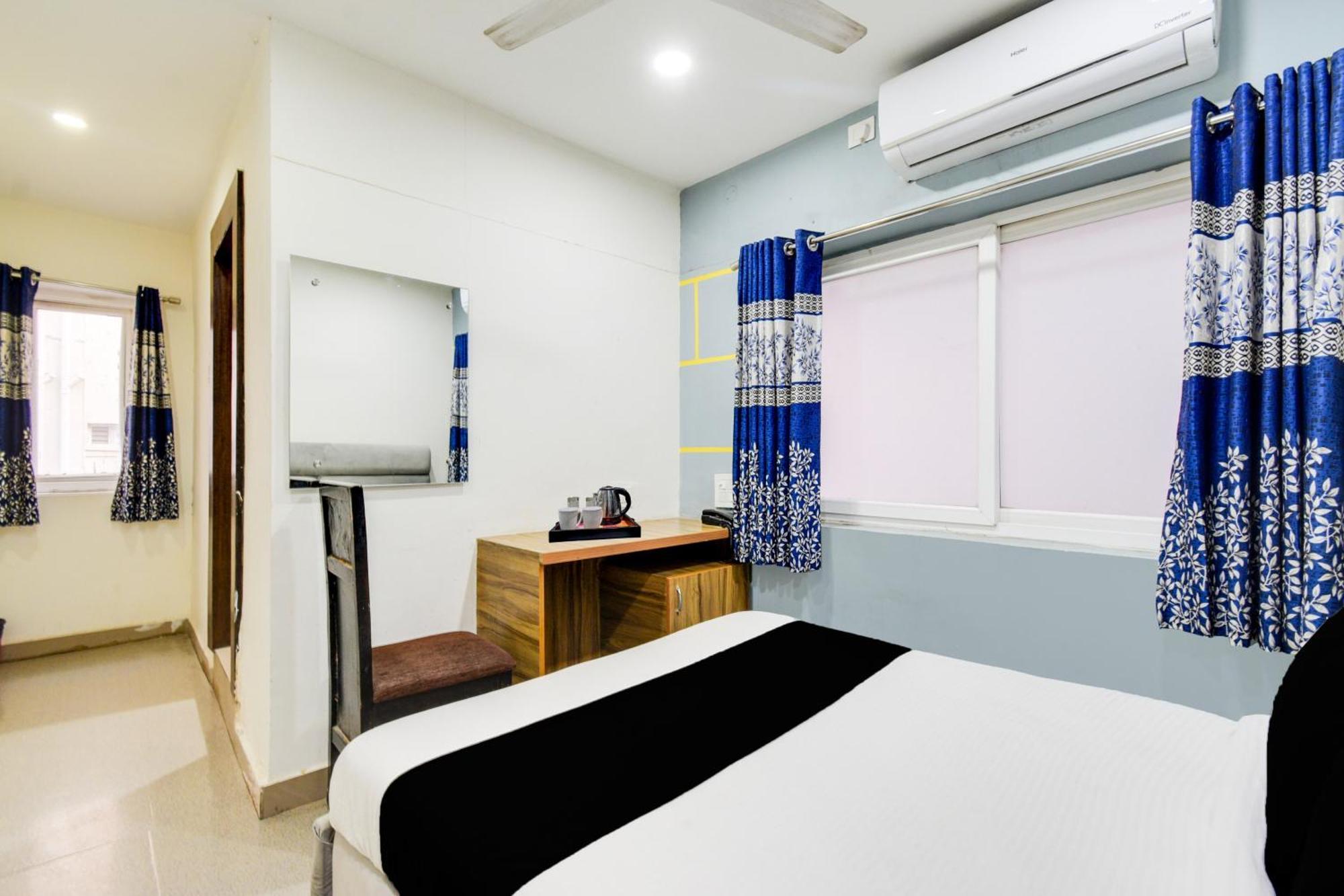 Super Townhouse Madhapur 100 Feet Road Formerly Jkc Grand