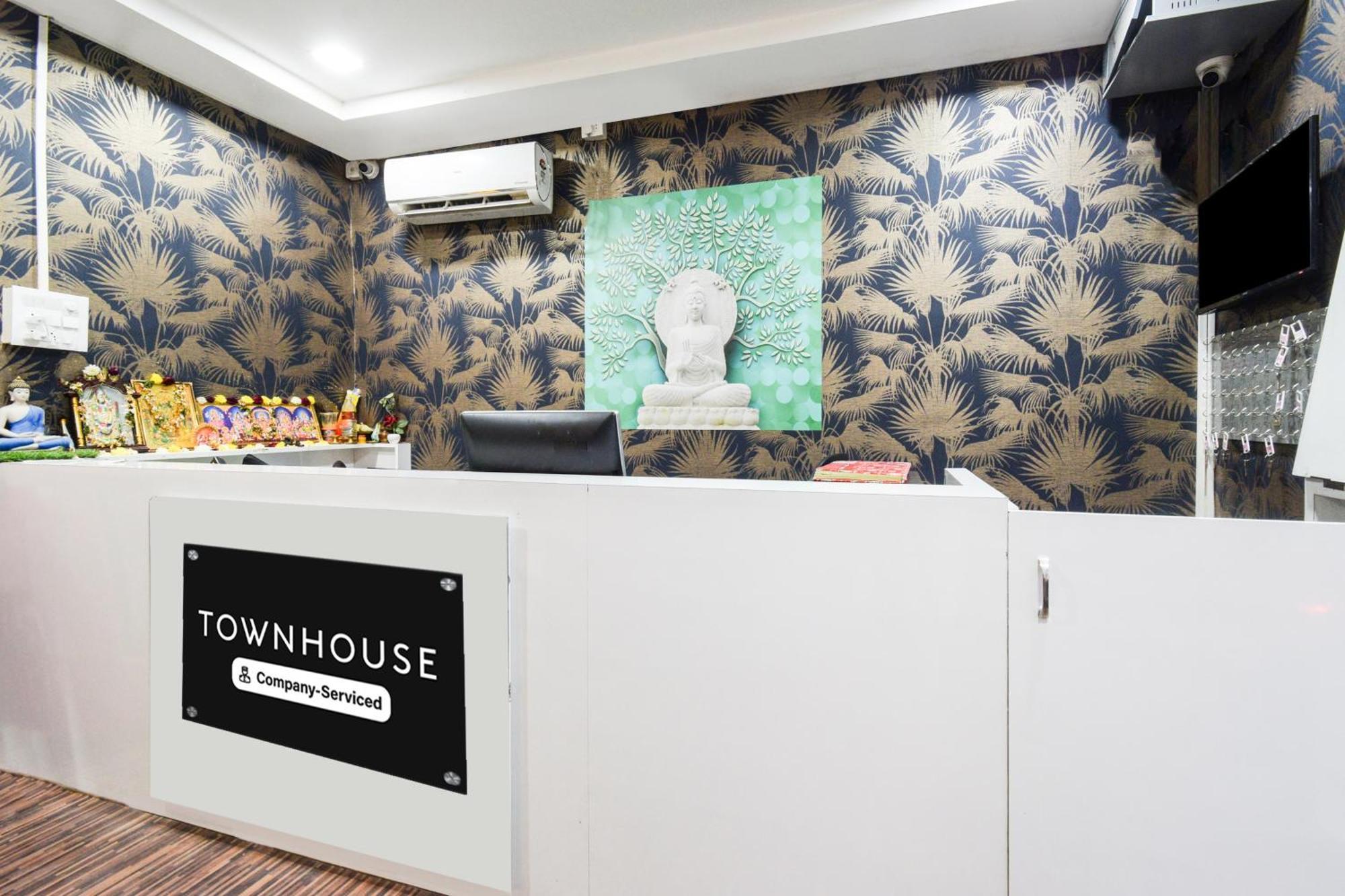 Hotel Super Townhouse Madhapur 100 Feet Road Formerly Jkc Grand 3*