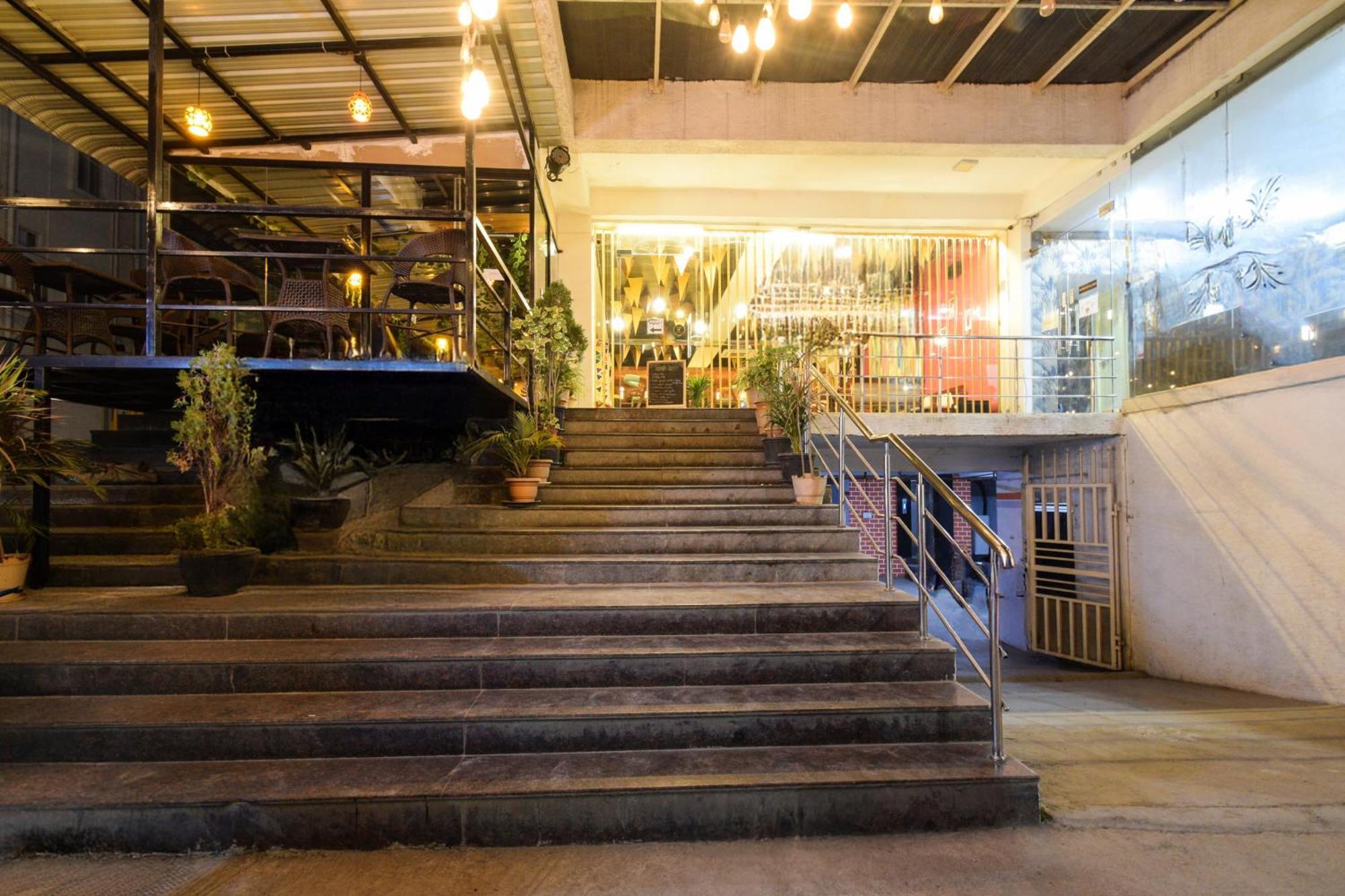 Super Townhouse Madhapur 100 Feet Road Formerly Jkc Grand Hotel 3*