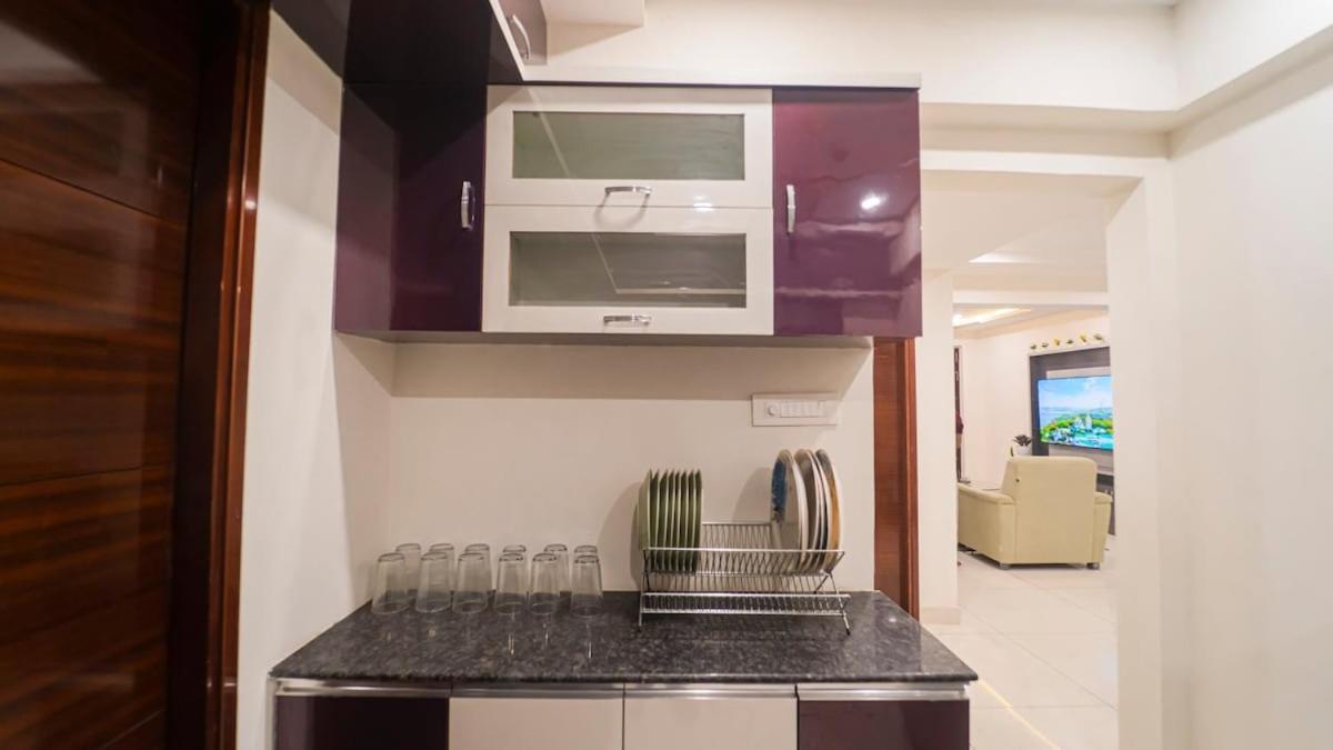 Cozy With Free Wi-fi Near Hitech ,gachibowli & Nanakramguda-orr View Near Continental And Star Children's Hospital *