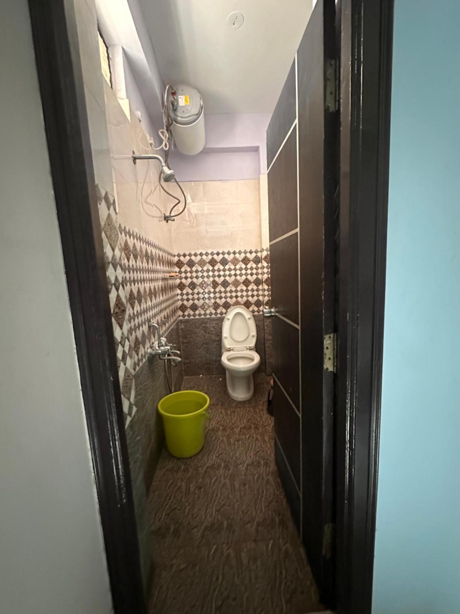 Jb Living Space Apartment