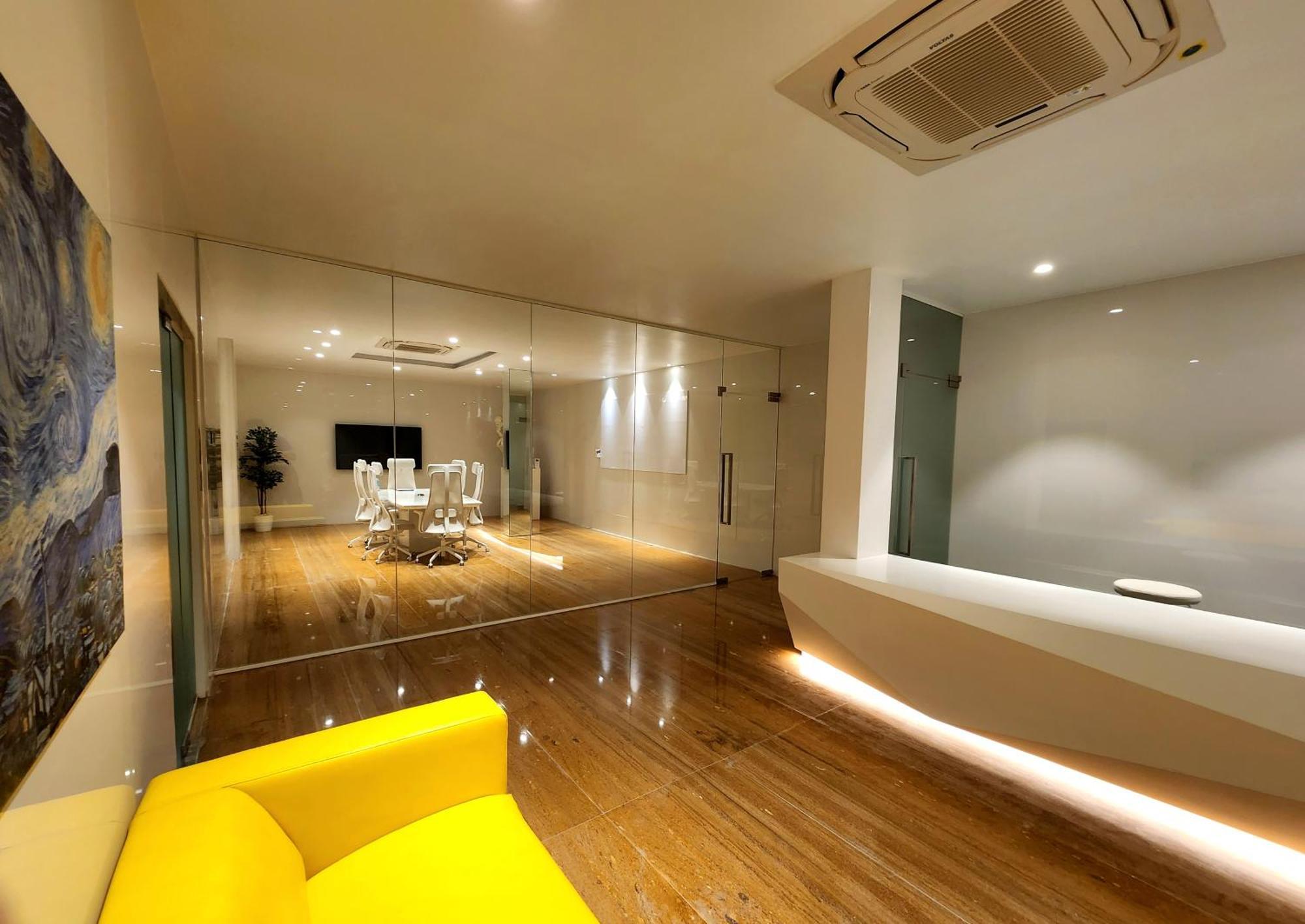 Hotel Landcorp 5*