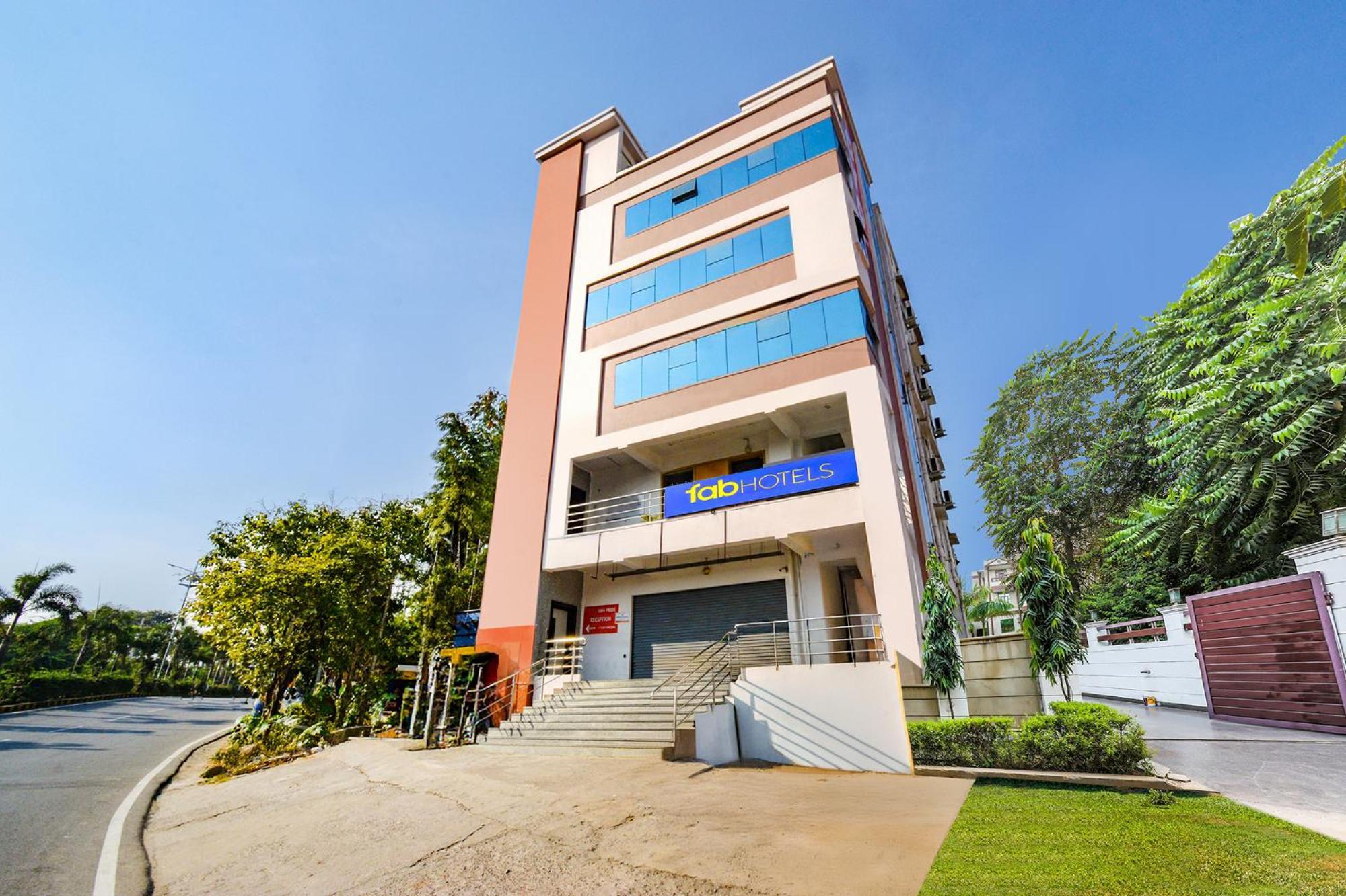Fabhotel Srh Pride - Nr Nexus Mall, Kukatpally 4*