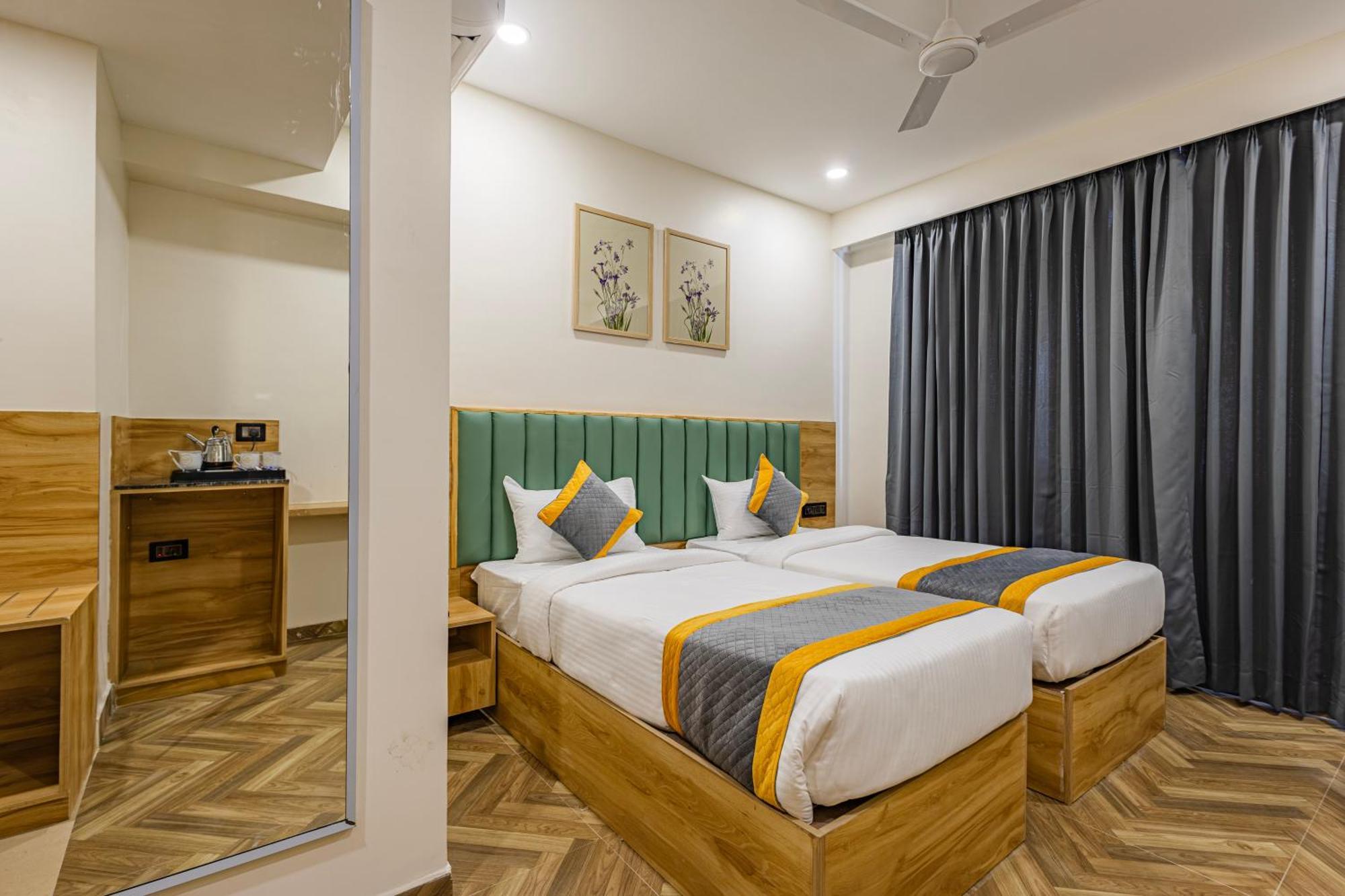 Lemonridge Kphb Hotel Hyderabad