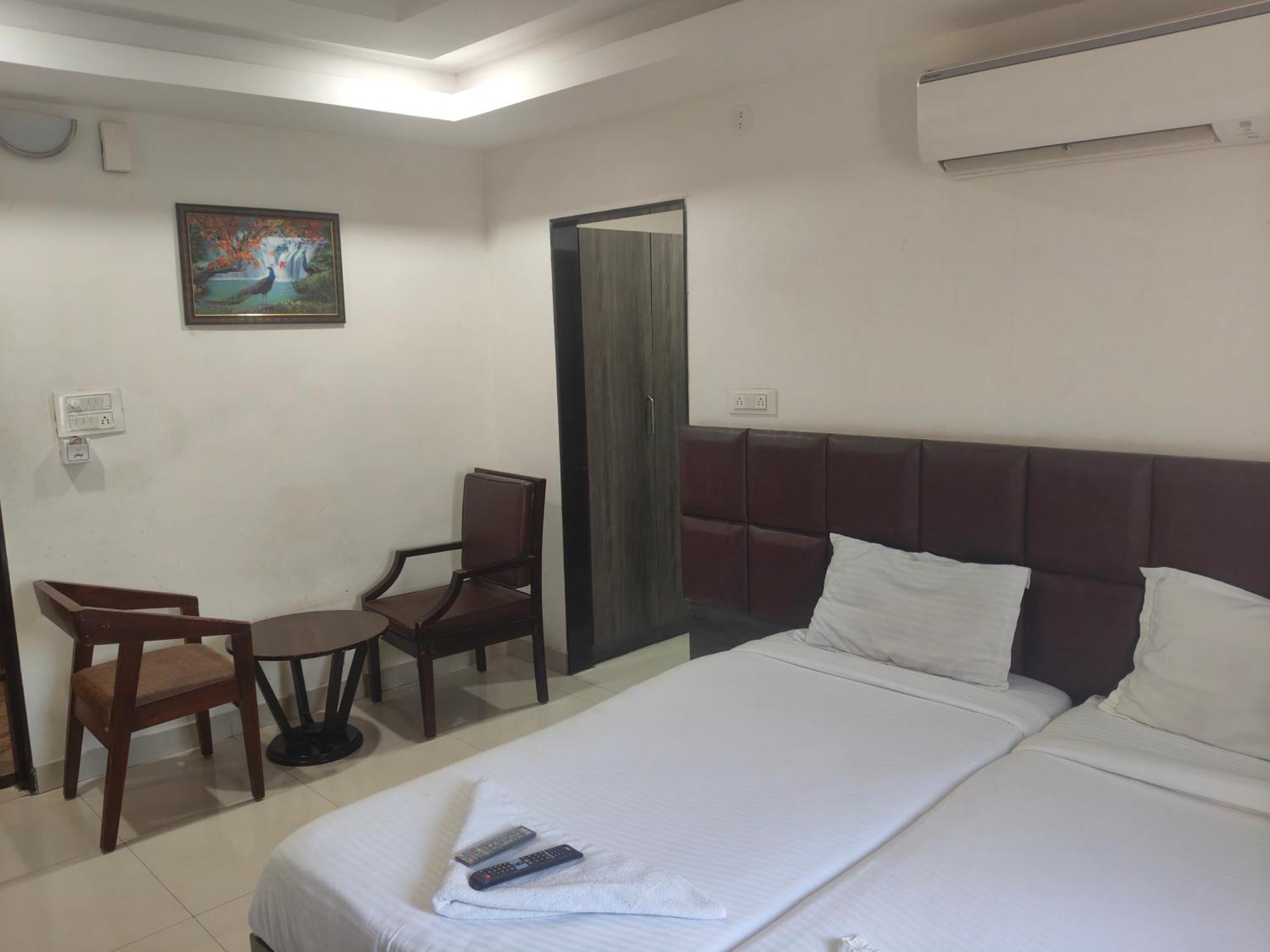 Hotel Vr Ashoka Grand 3*