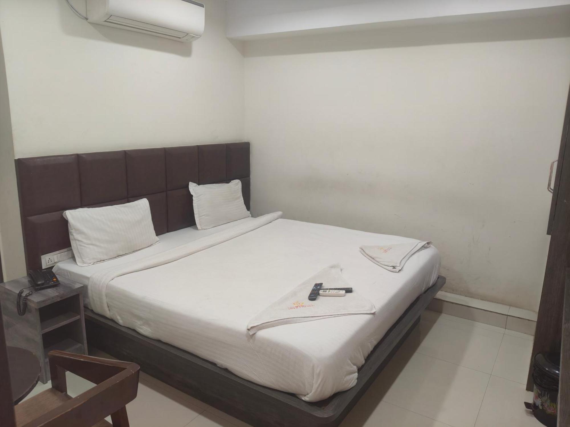 Hotel Vr Ashoka Grand 3*