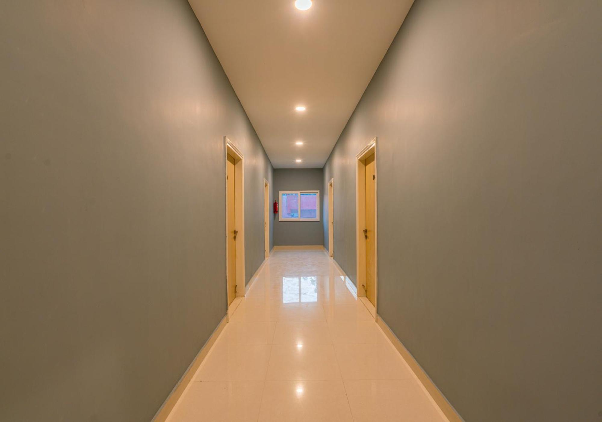 Hotel Treebo The Living Tree Khairatabad 3*