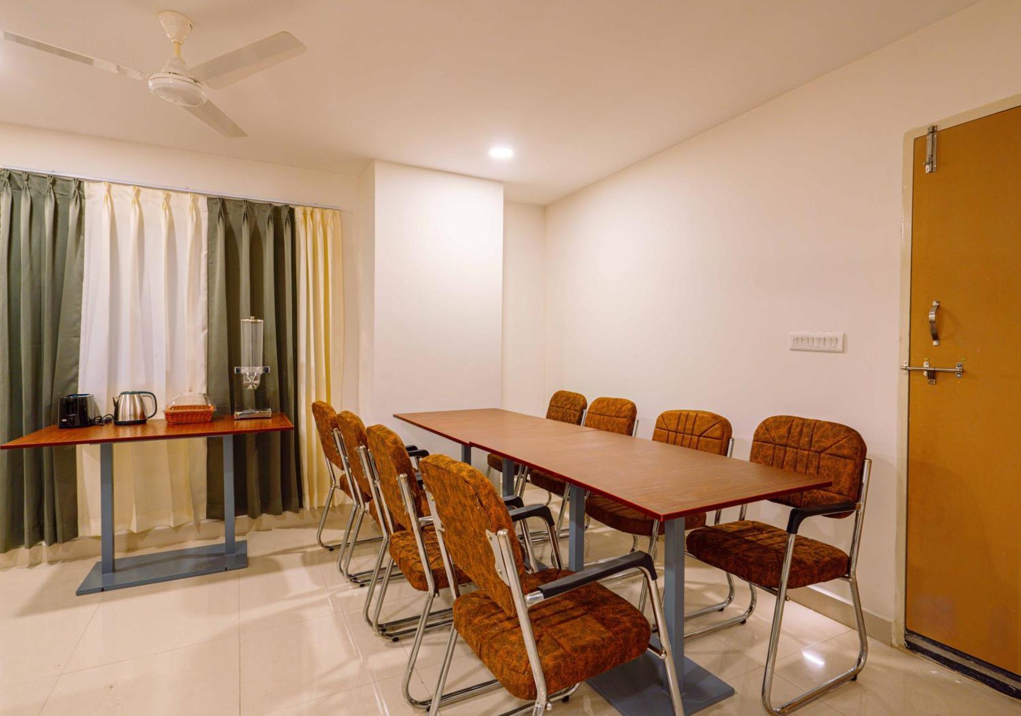 Hotel Treebo The Living Tree Khairatabad Hyderabad