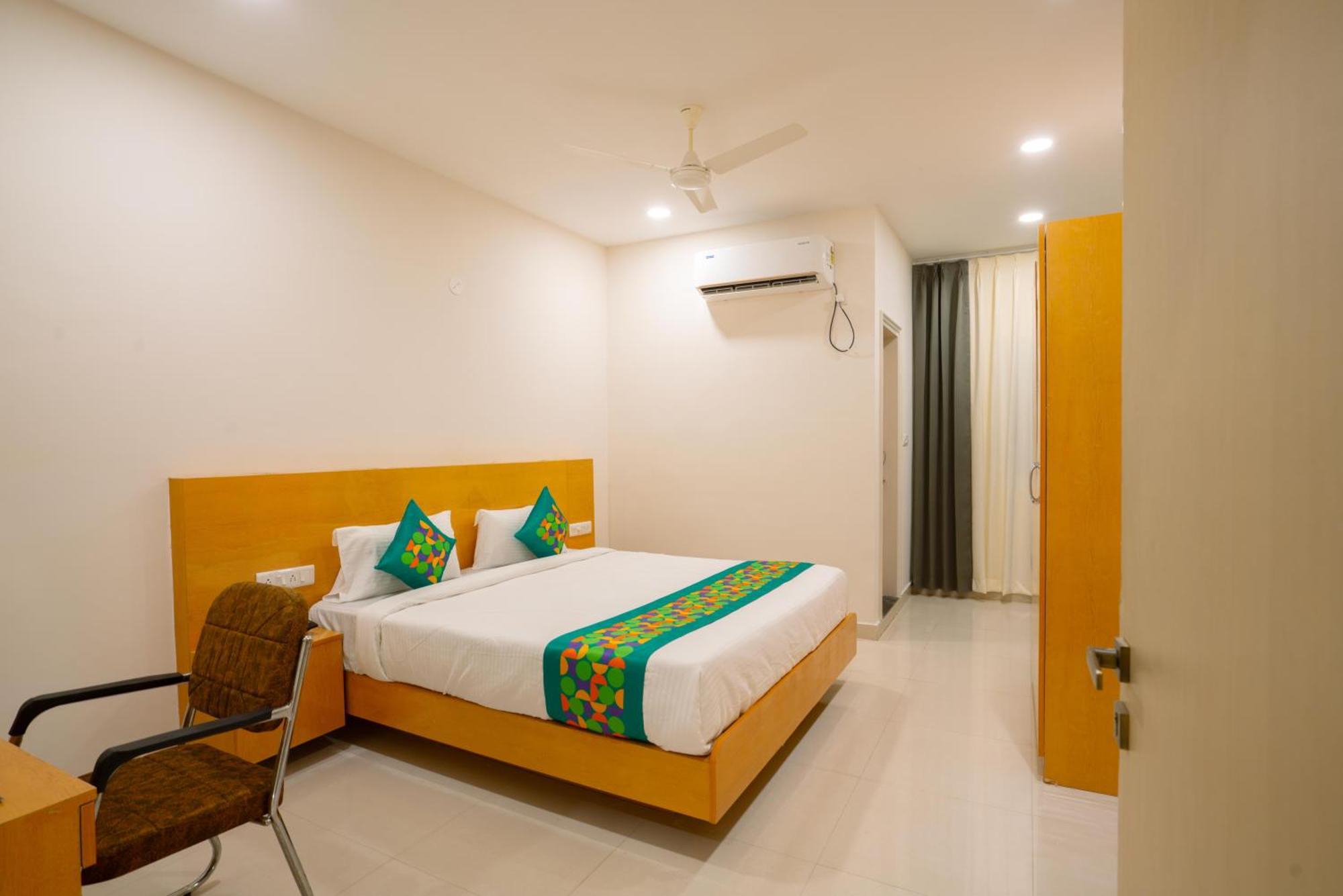 Hotel Treebo The Living Tree Khairatabad