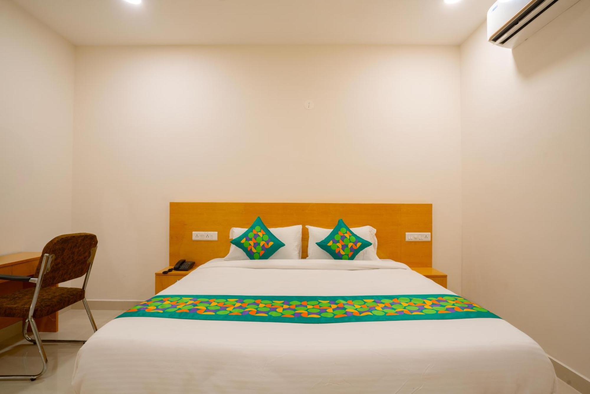 Hotel Treebo The Living Tree Khairatabad 3*