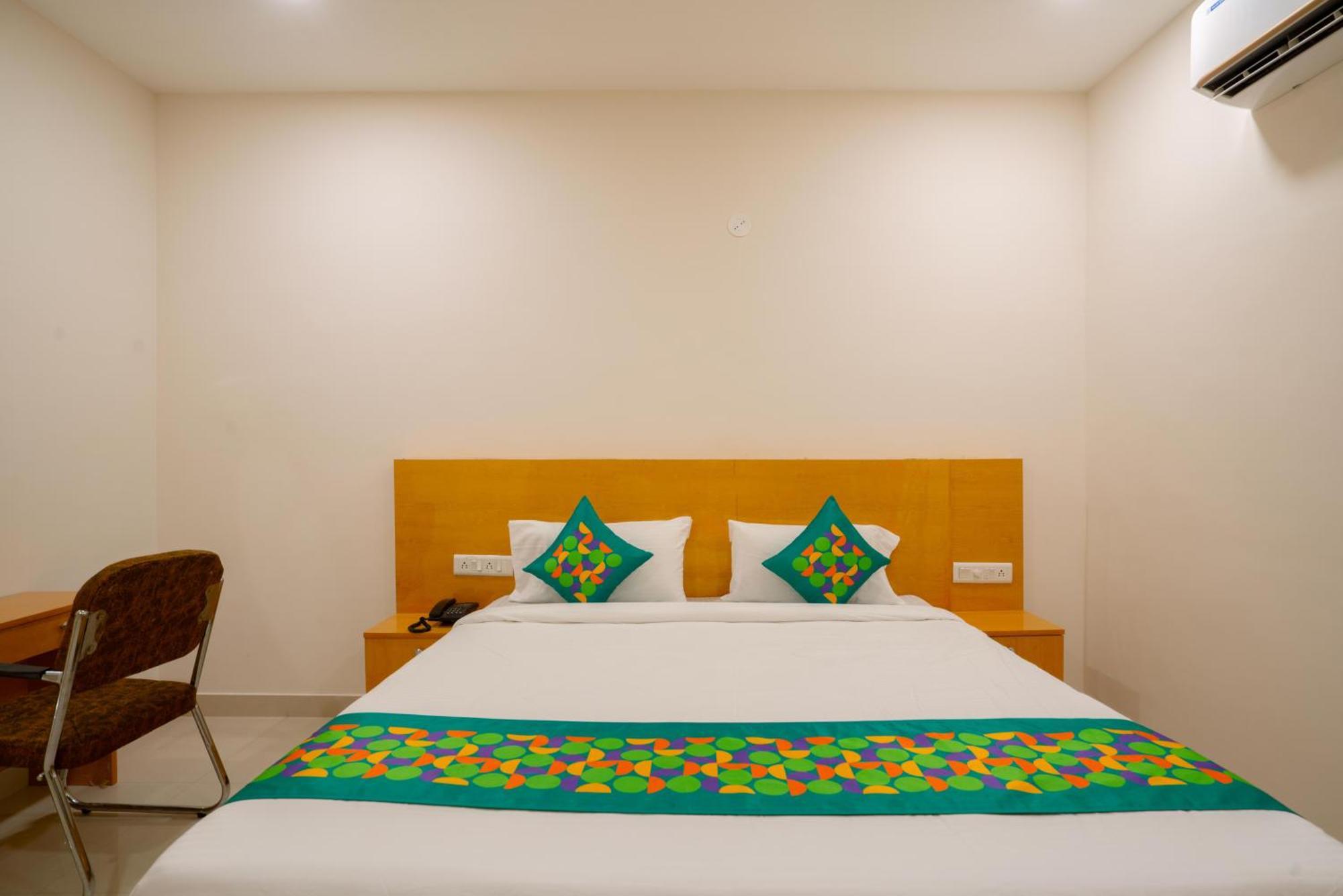 Treebo The Living Tree Khairatabad Hotel