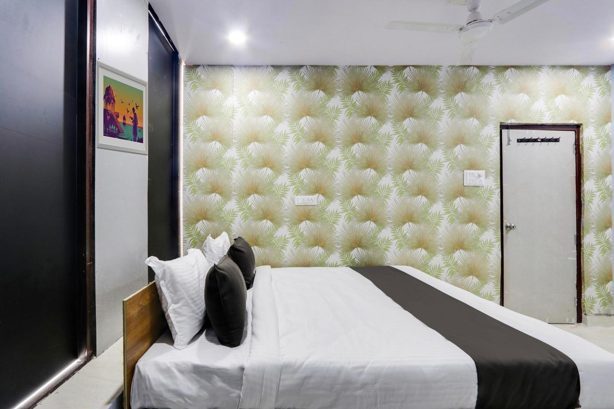 O Sri Mnr Grand Luxury Hotel