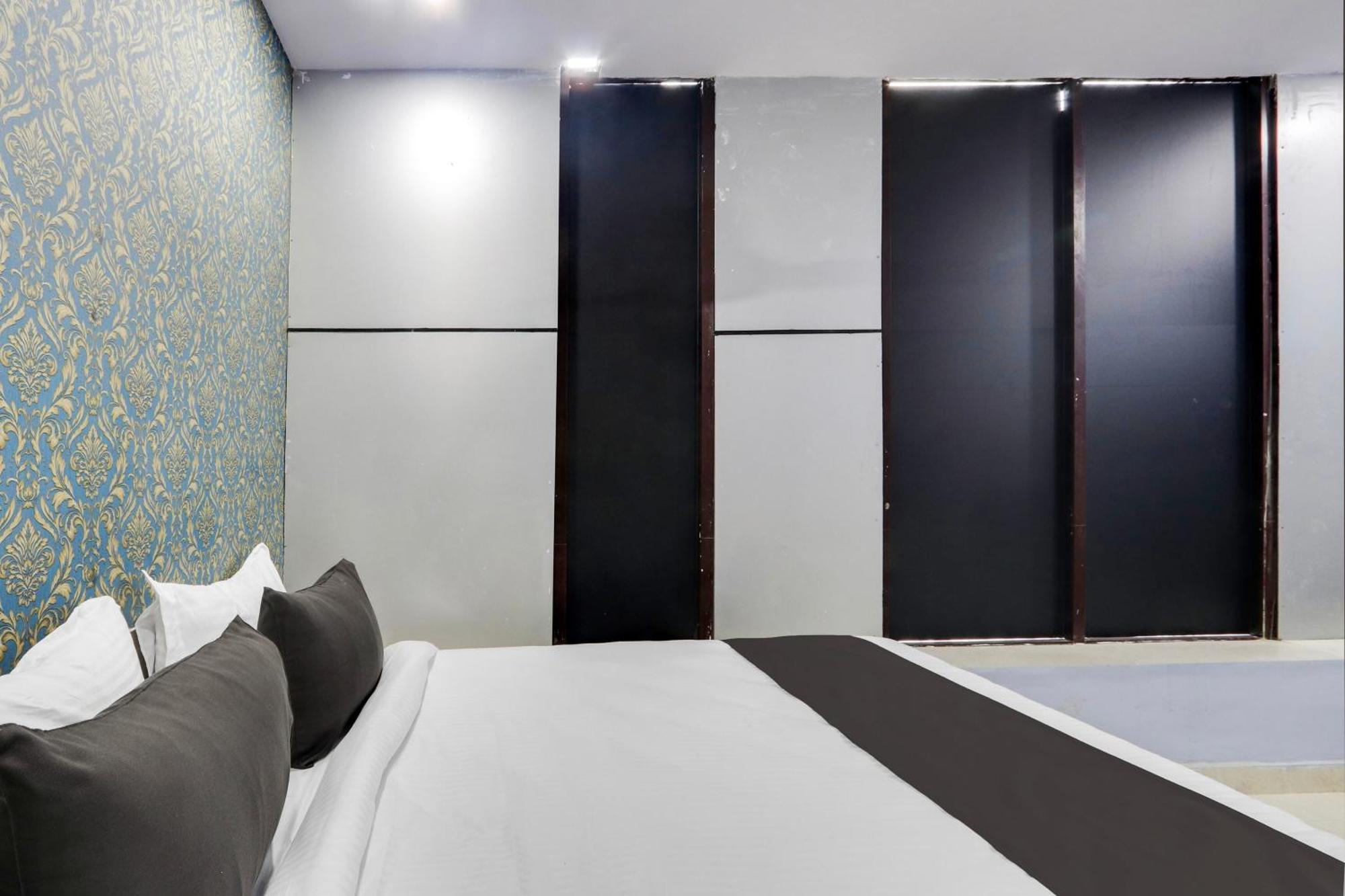 O Sri Mnr Grand Luxury 3* Hyderabad
