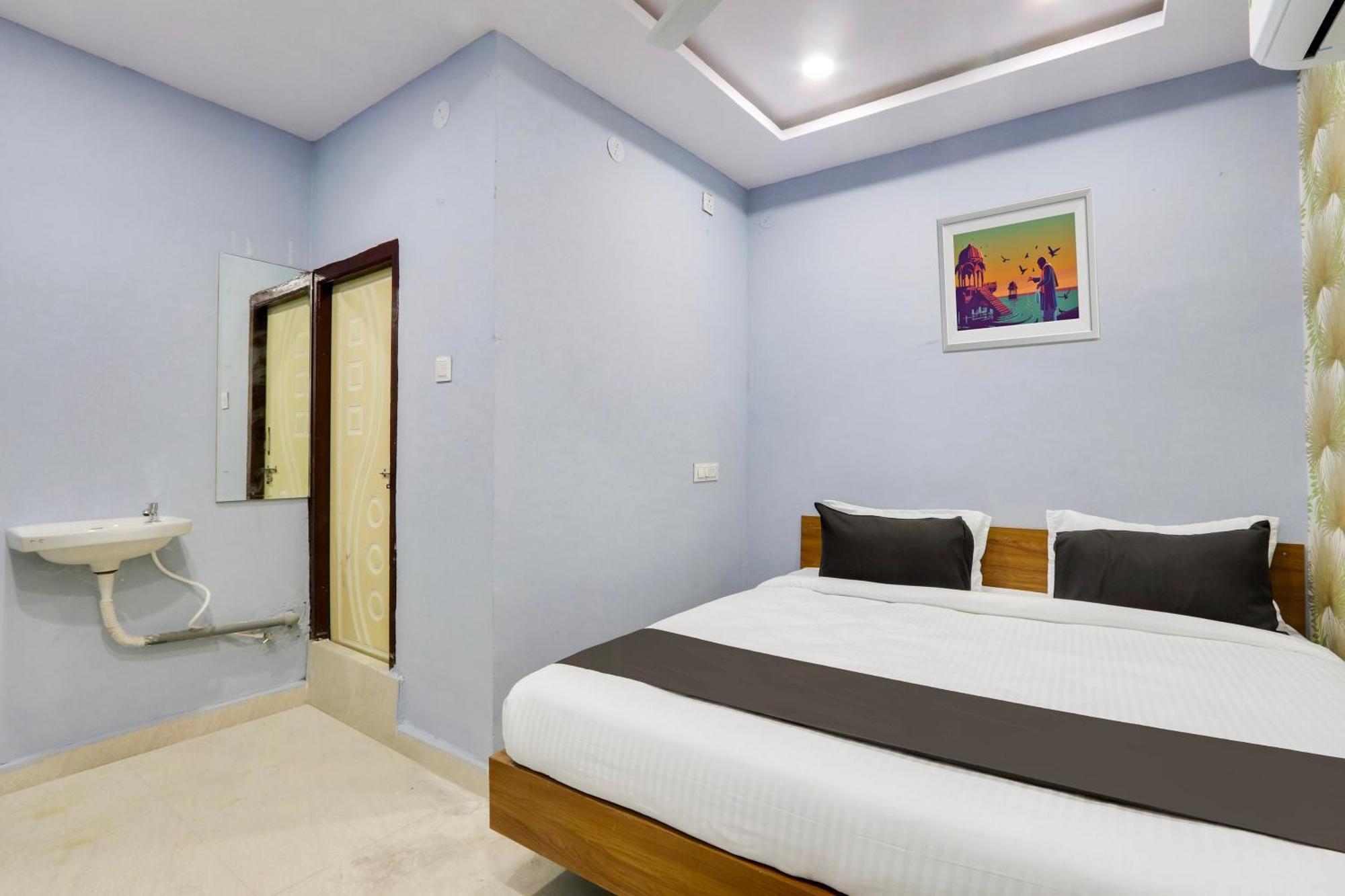 Hotel O Sri Mnr Grand Luxury Hyderabad