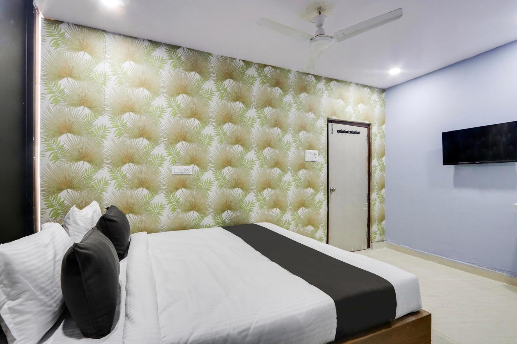 O Sri Mnr Grand Luxury 3*