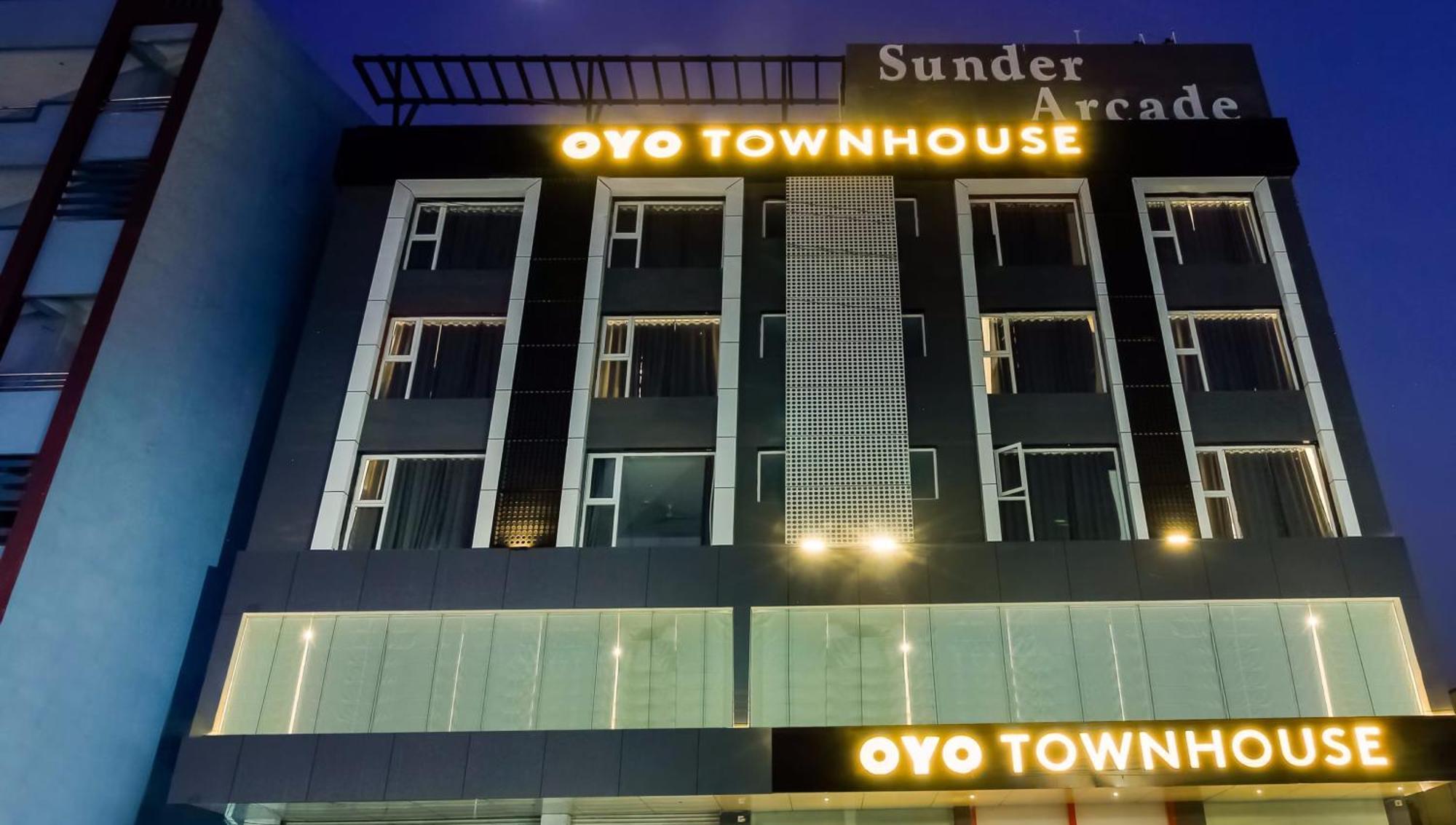 Super Townhouse Moosapet Rcc Prime 4*