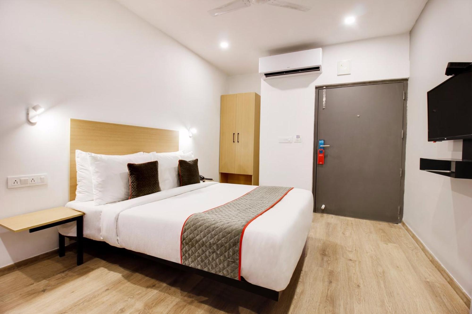 Hotel Super Townhouse Moosapet Rcc Prime 4*