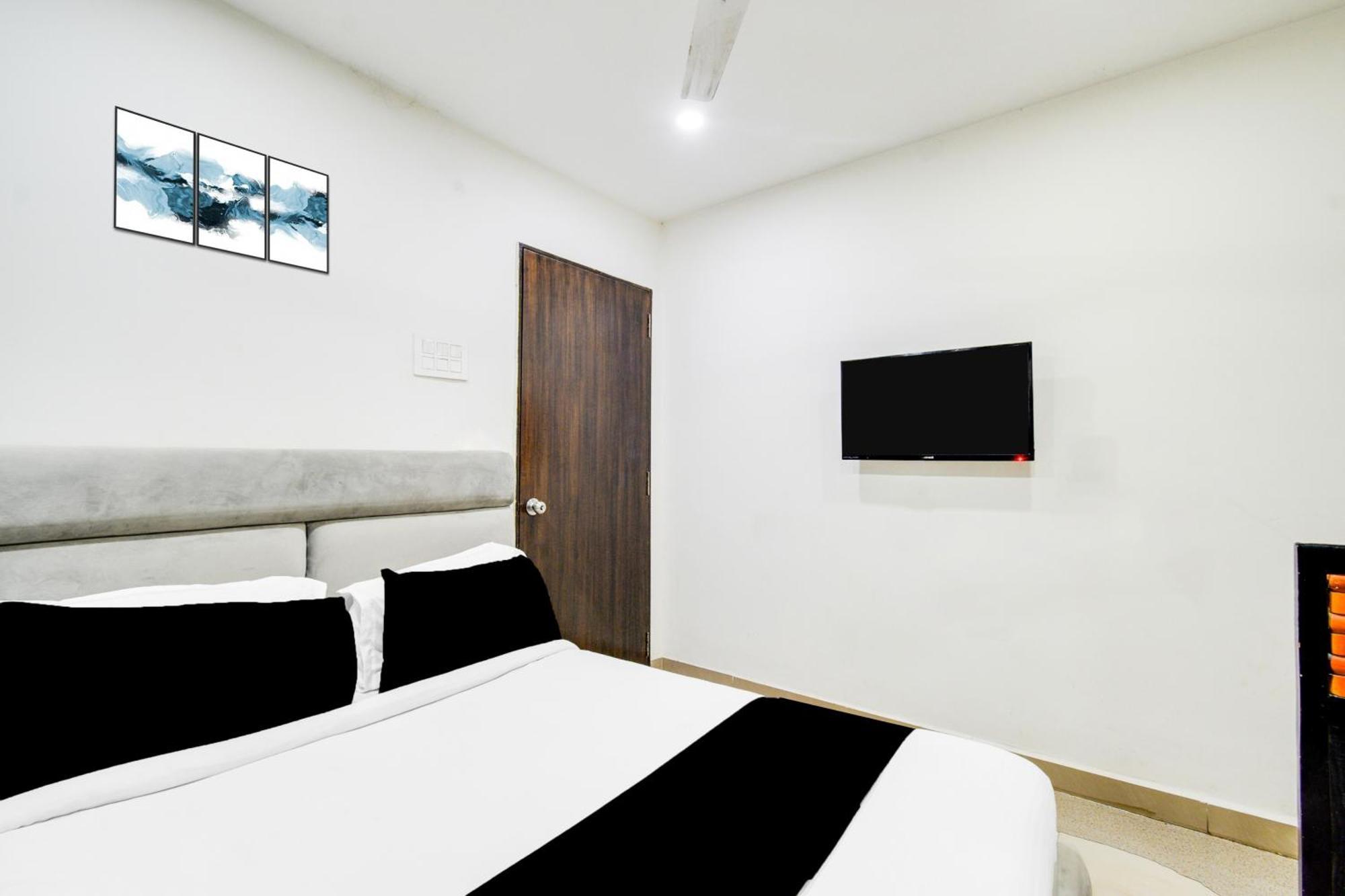Hotel Super Townhouse Madhapur 100 Feet Road Formerly Jkc Grand