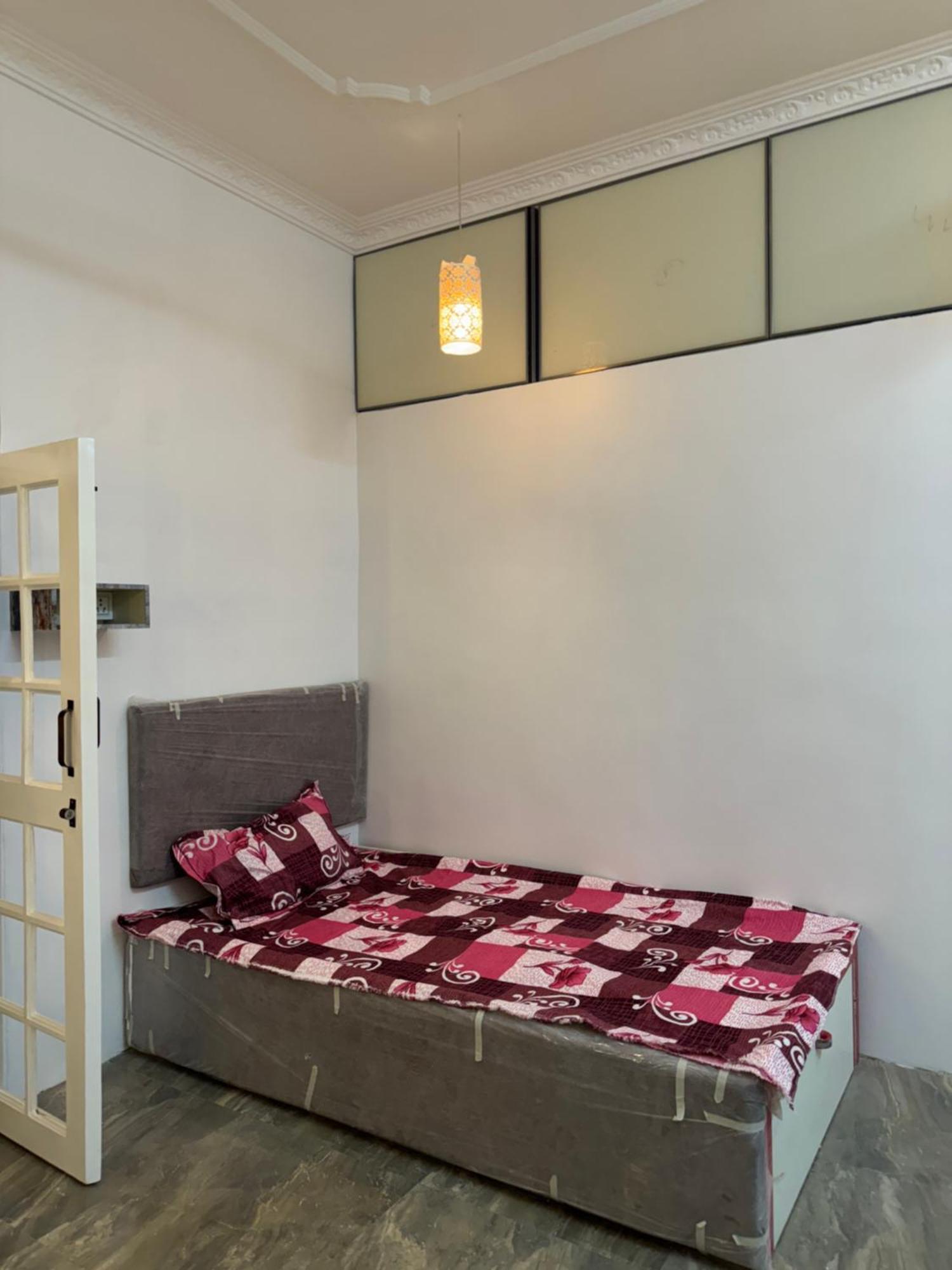 Single Near Charminar *