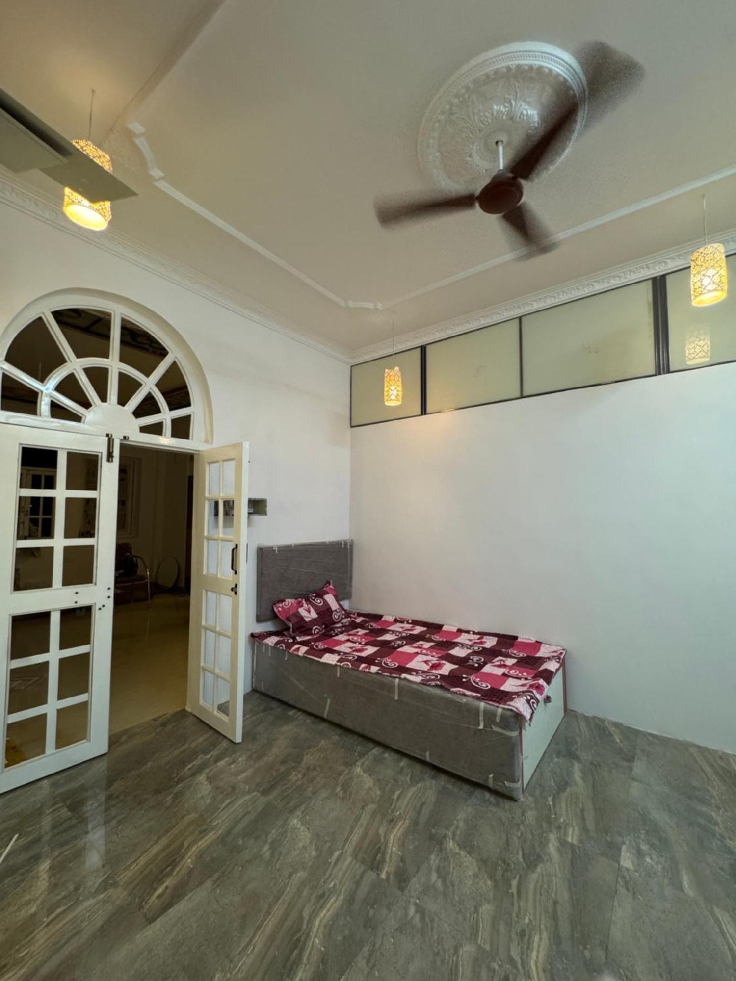 Guest house Single Near Charminar Hyderabad