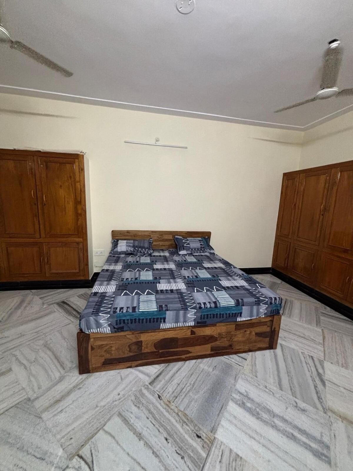 Apartment Modern 4 Bhk *