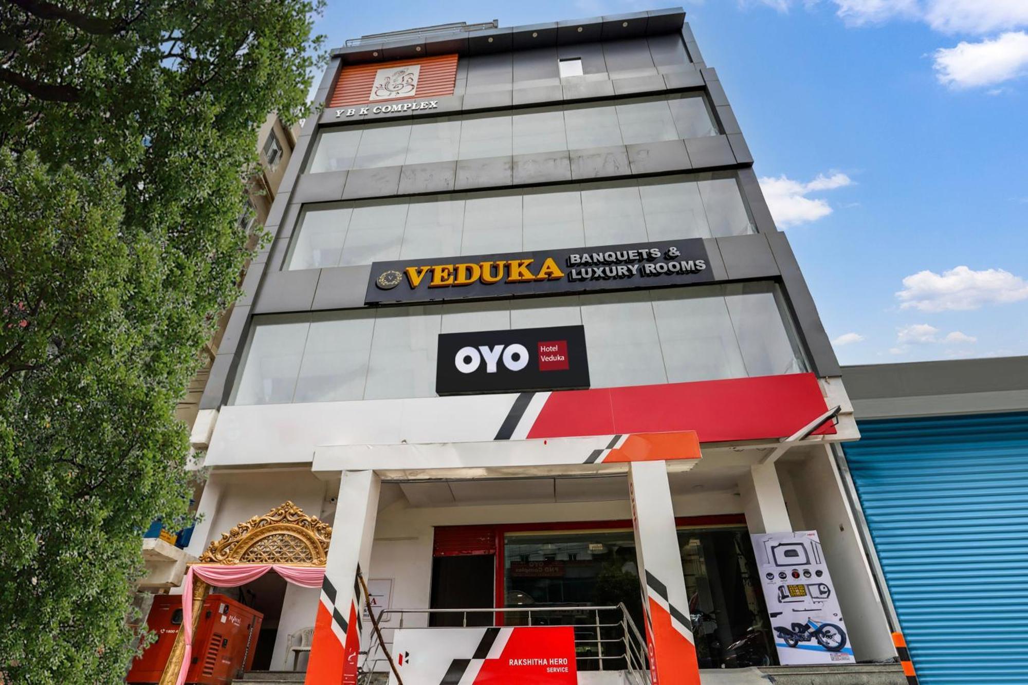 O Veduka Banquets & Luxury Hotel 3*