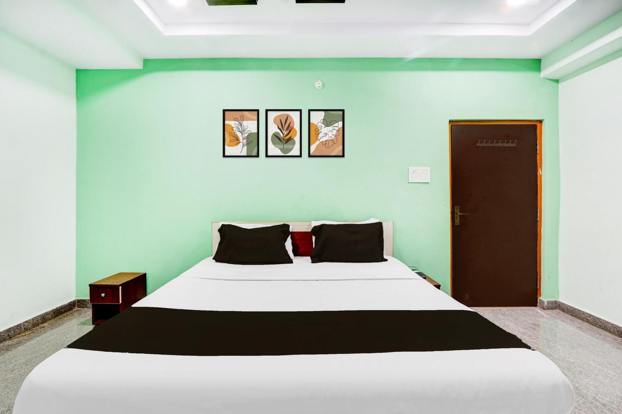 O Anoos Minarva Hotel