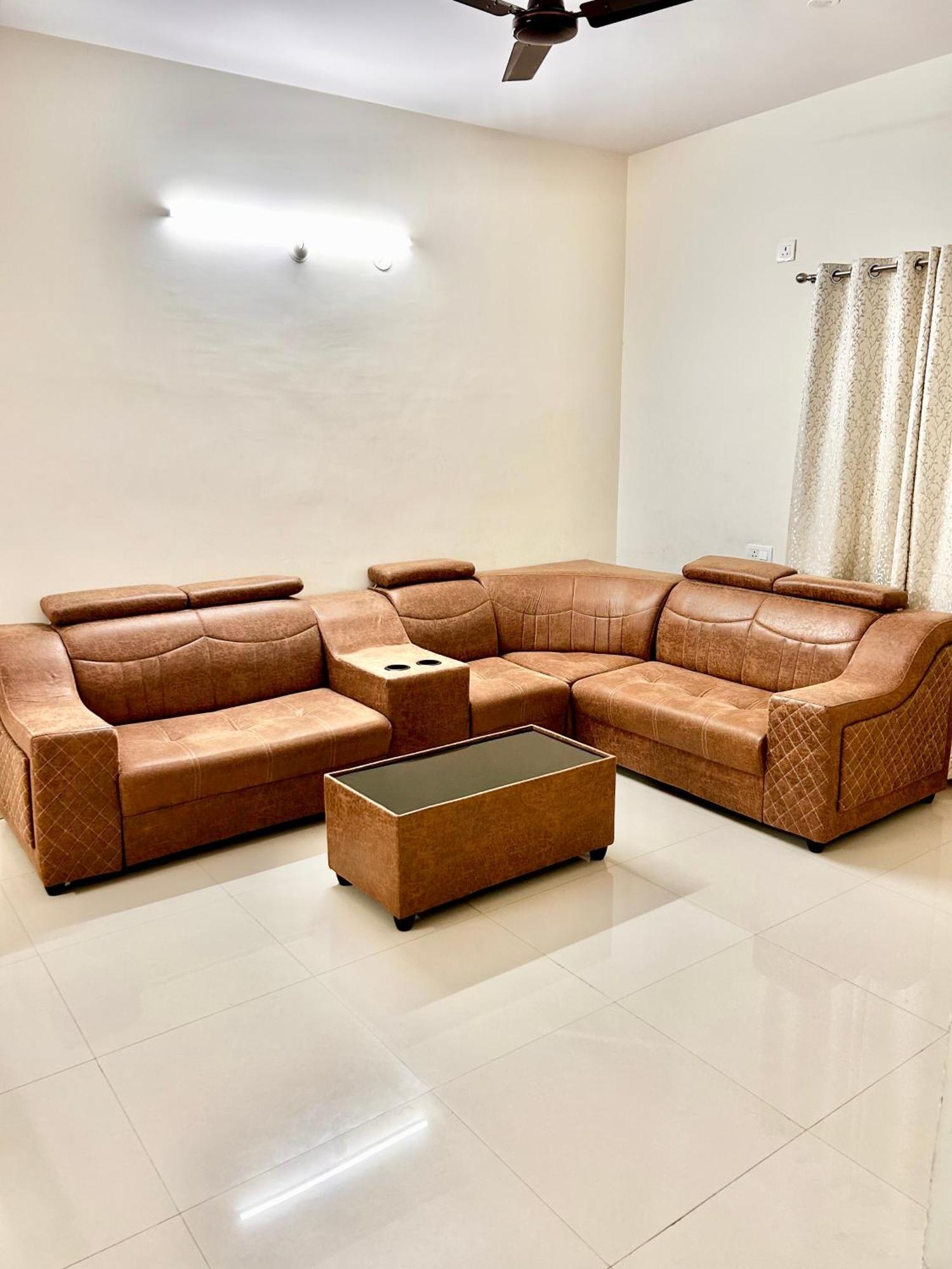 Mee Homes Madhapur 2 Bhk * Hyderabad