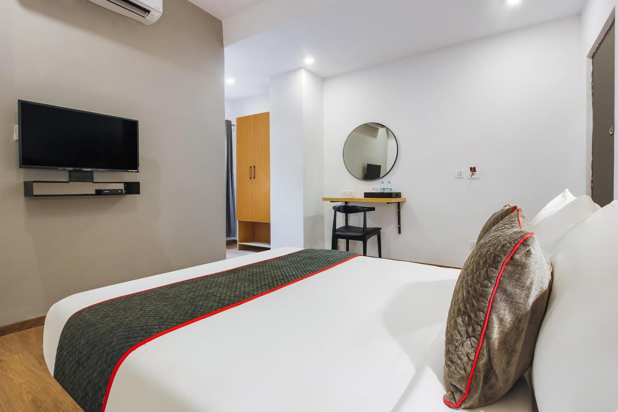 Hotel Super Townhouse The Cinco Near Esi Hospital 4*