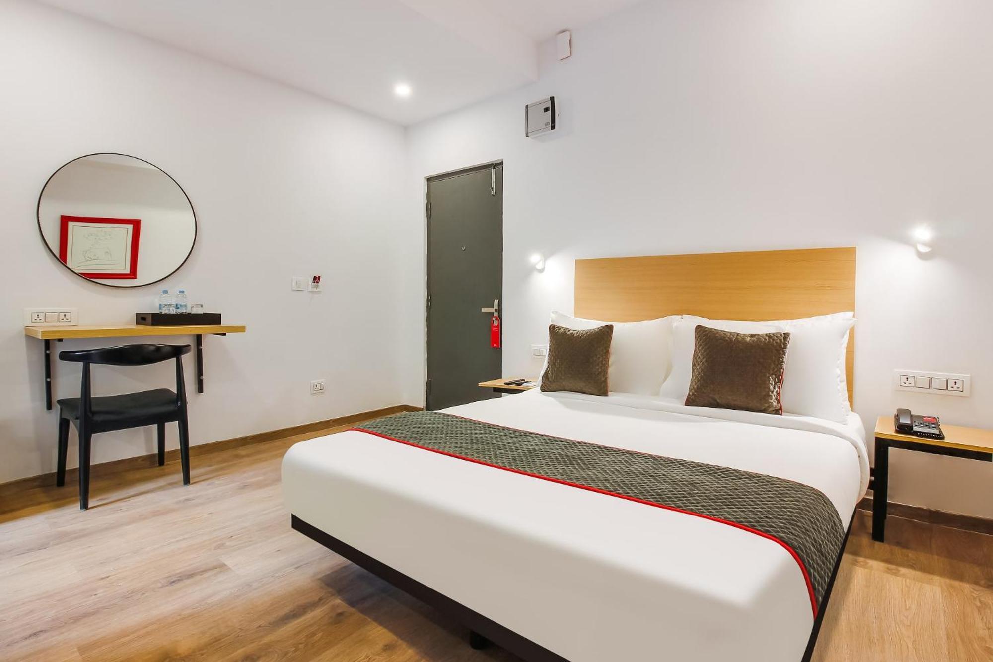 Super Townhouse The Cinco Near Esi Hospital 4* Hyderabad