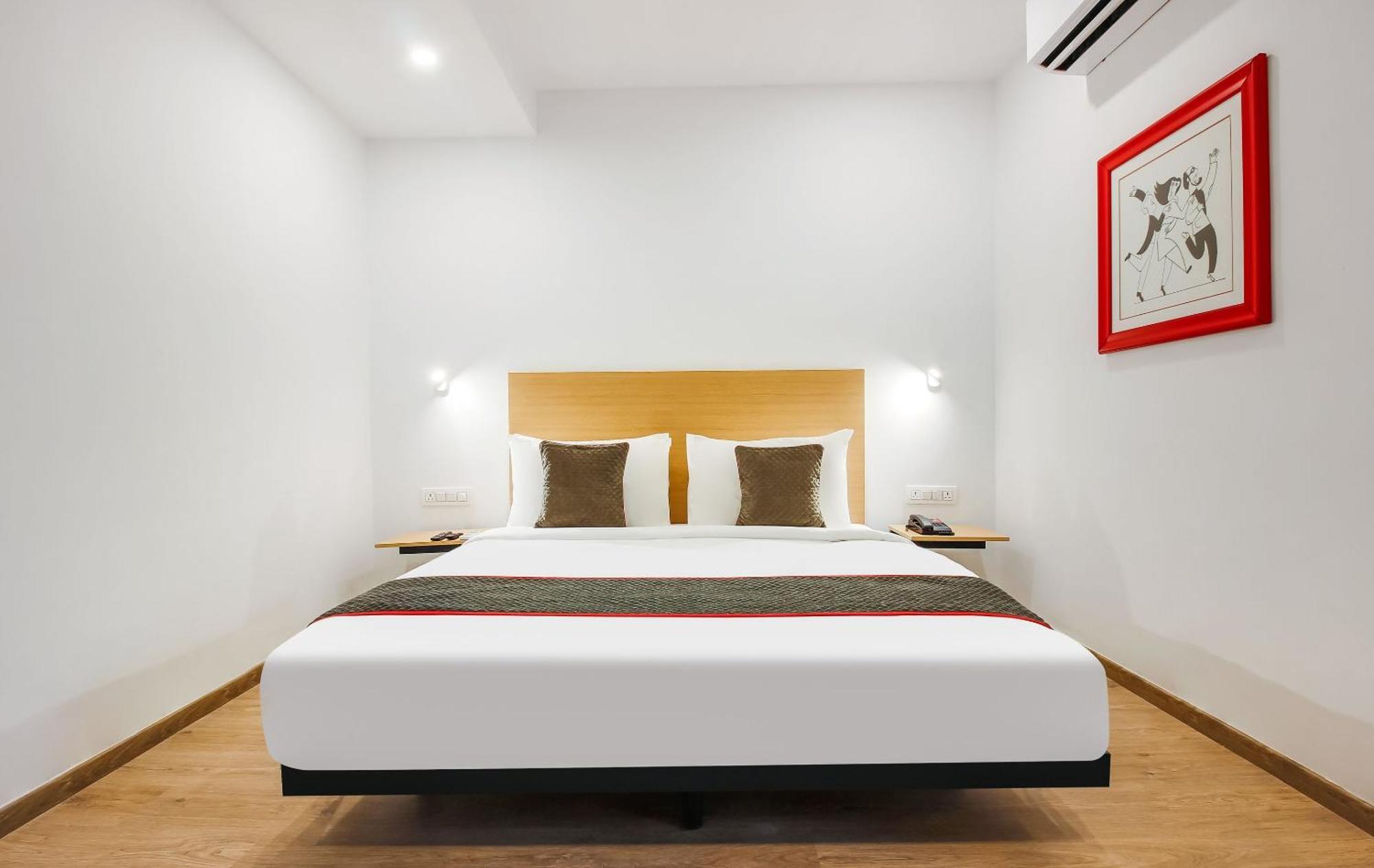 Hotel Super Townhouse The Cinco Near Esi Hospital Hyderabad