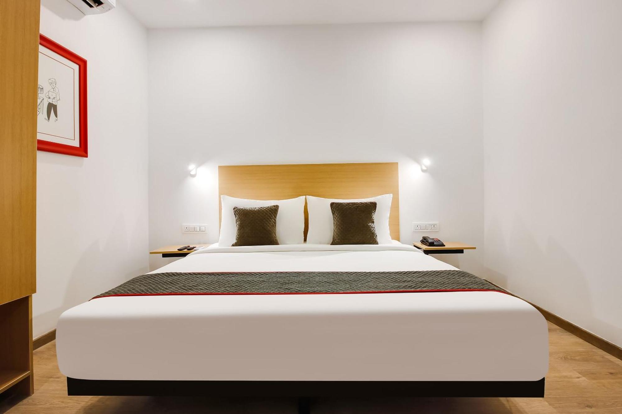 Super Townhouse The Cinco Near Esi Hospital 4*