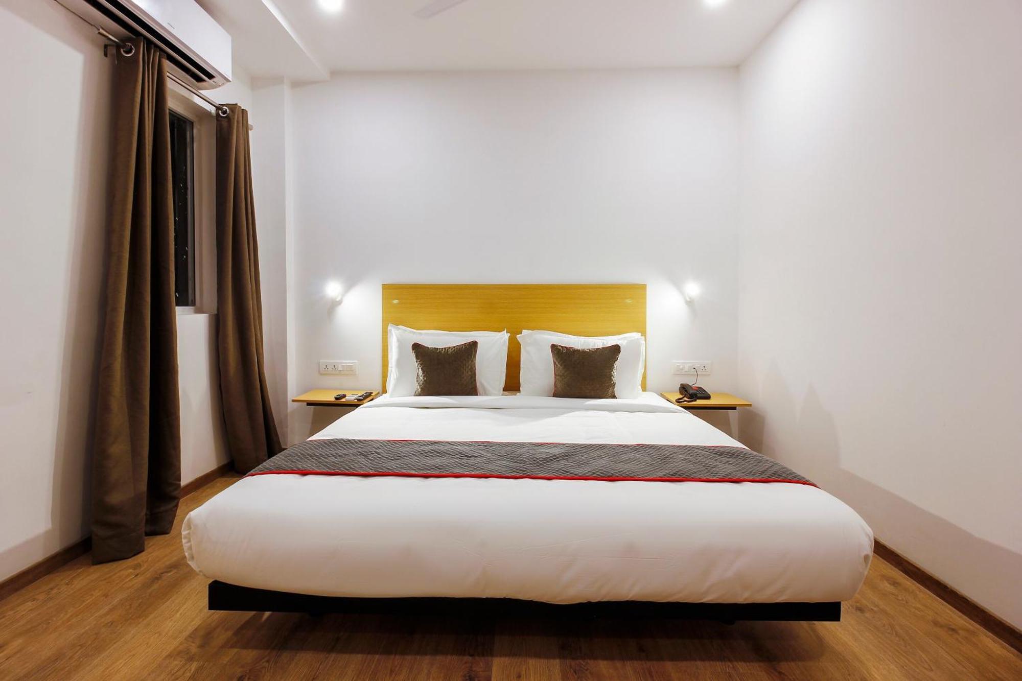 Super Townhouse Rcc Elite Hotel 4*