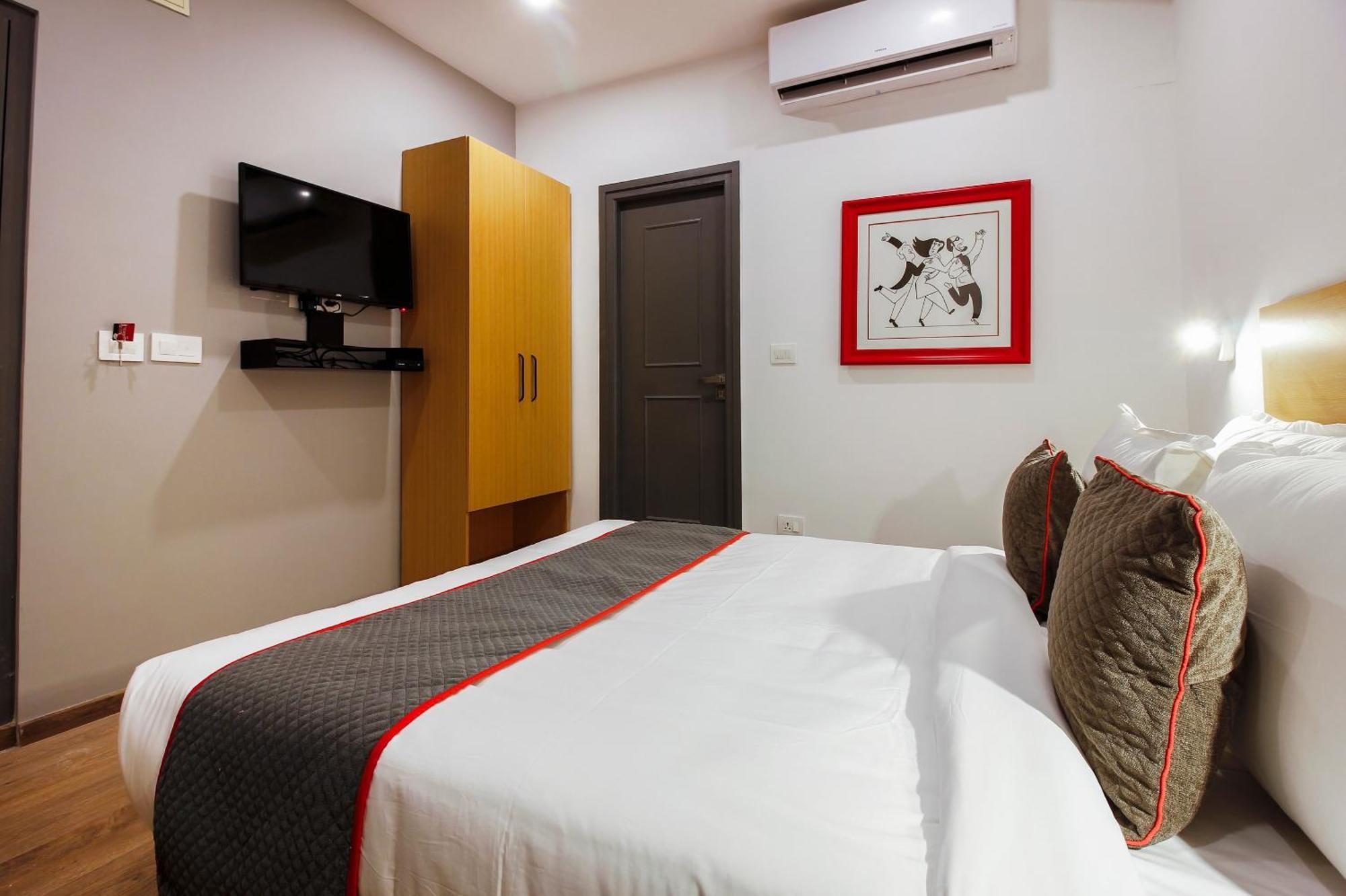 Hotel Super Townhouse Rcc Elite Hyderabad