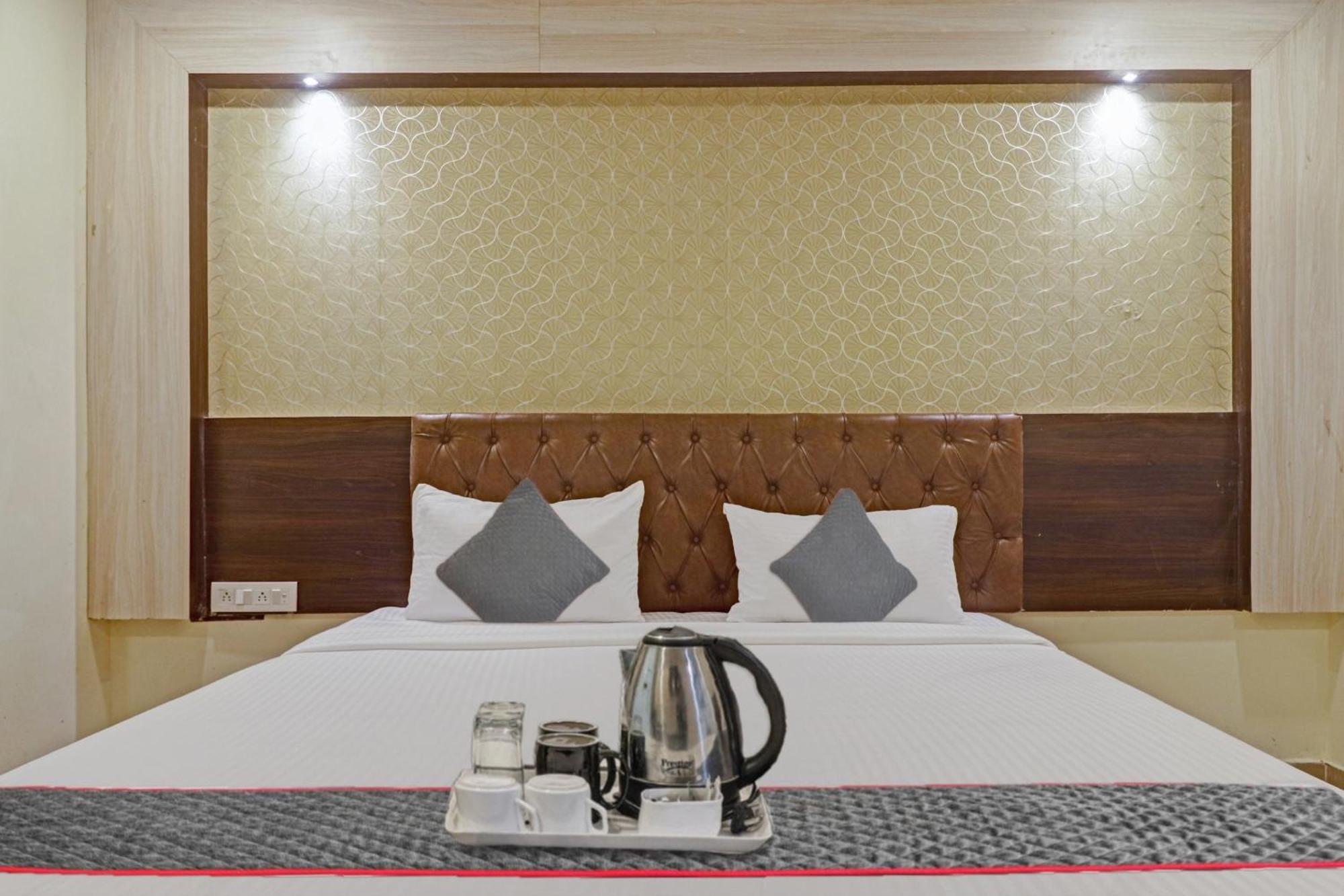 Townhouse Ragas Grand Hotel