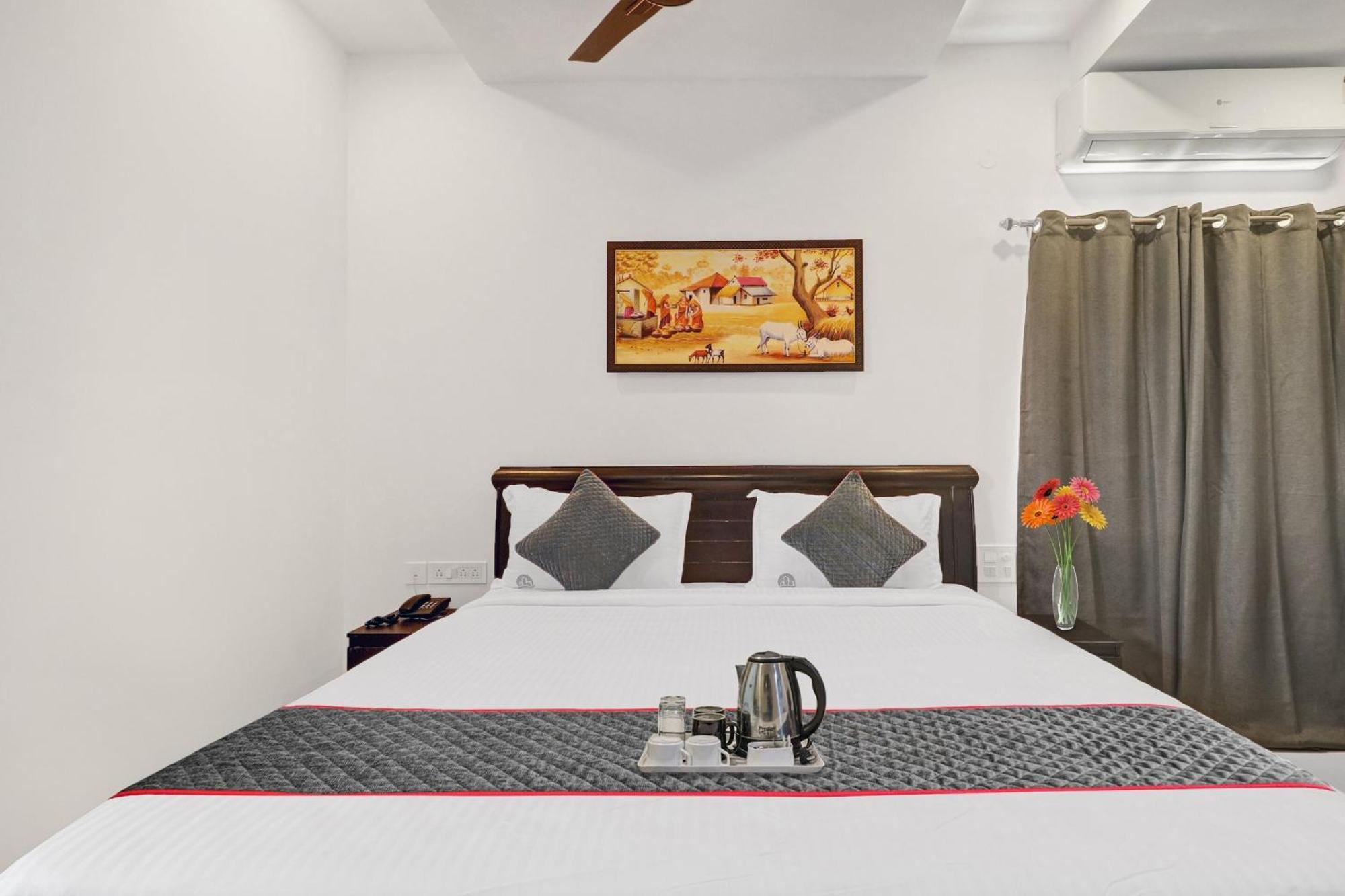 Super Townhouse Rcc Park View Hotel 4*