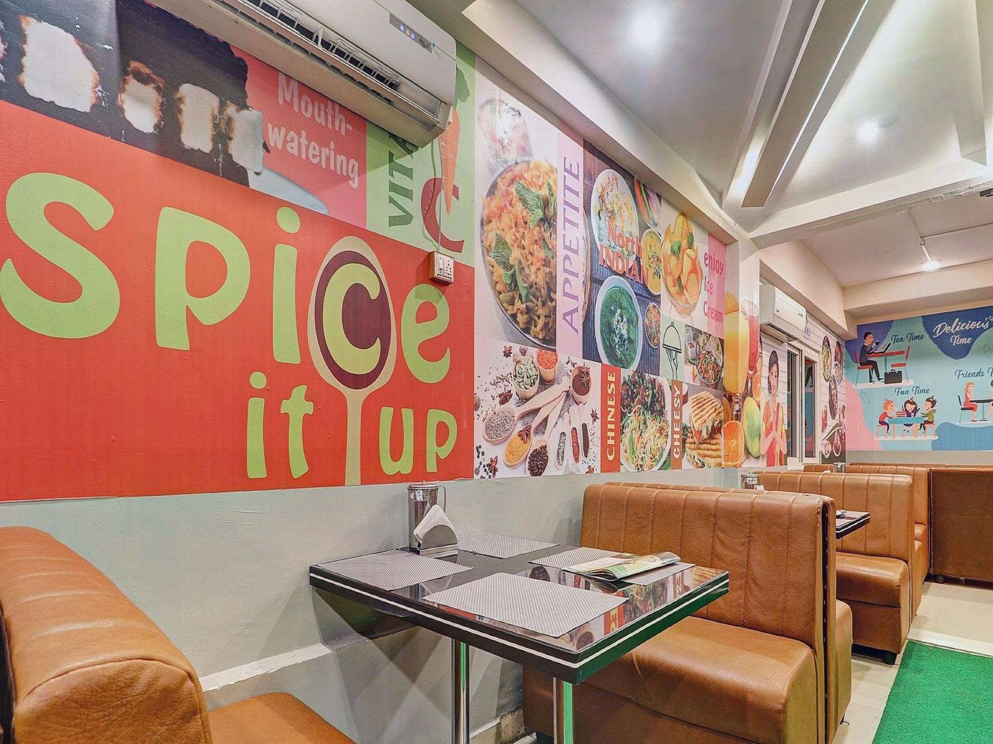 Super Townhouse Rcc Park View Hotel 4*
