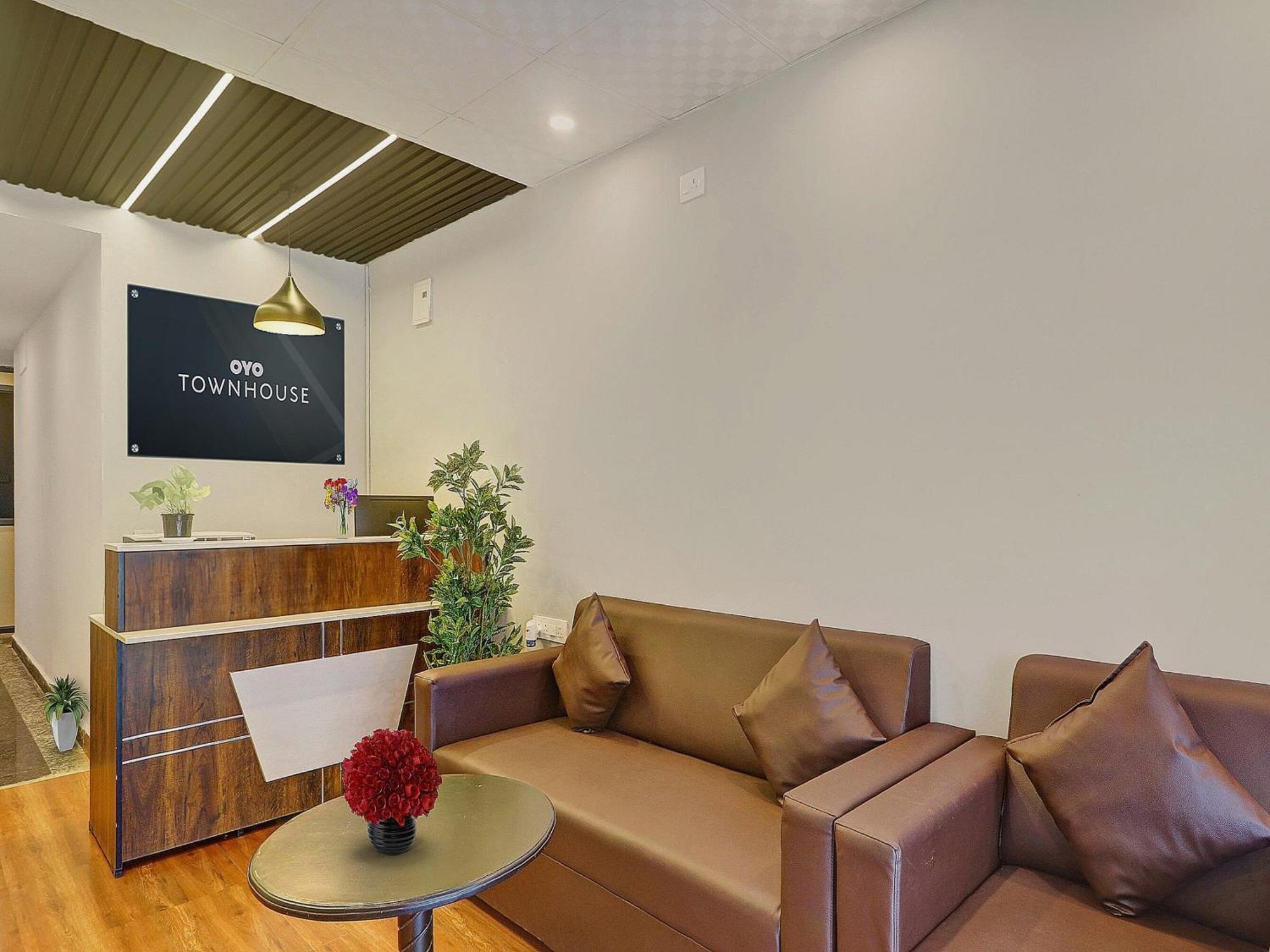 Super Townhouse Rcc Park View Hotel Hyderabad