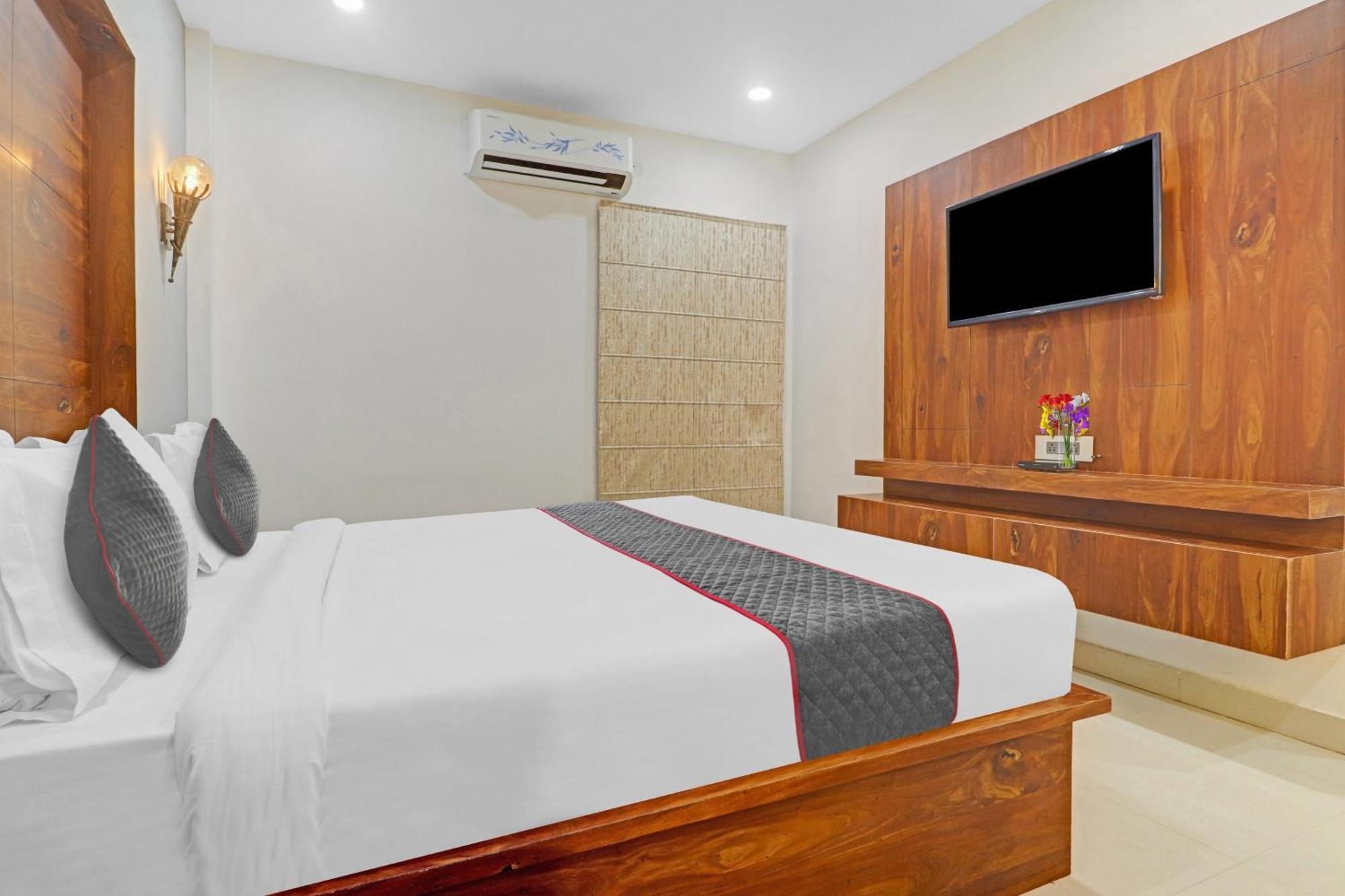 Hotel Super Townhouse Rcc Pride 4*
