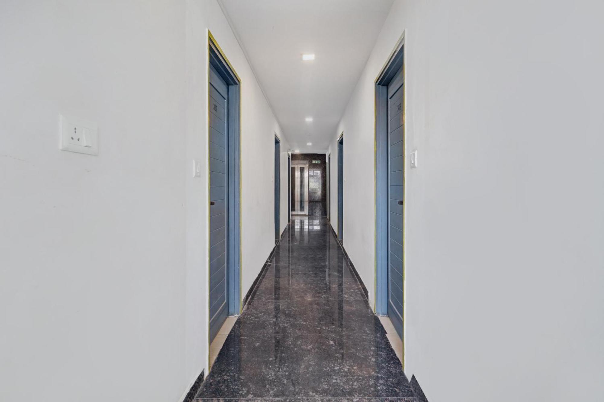 Hotel Super Capital O Qualia Gachibowli 3*