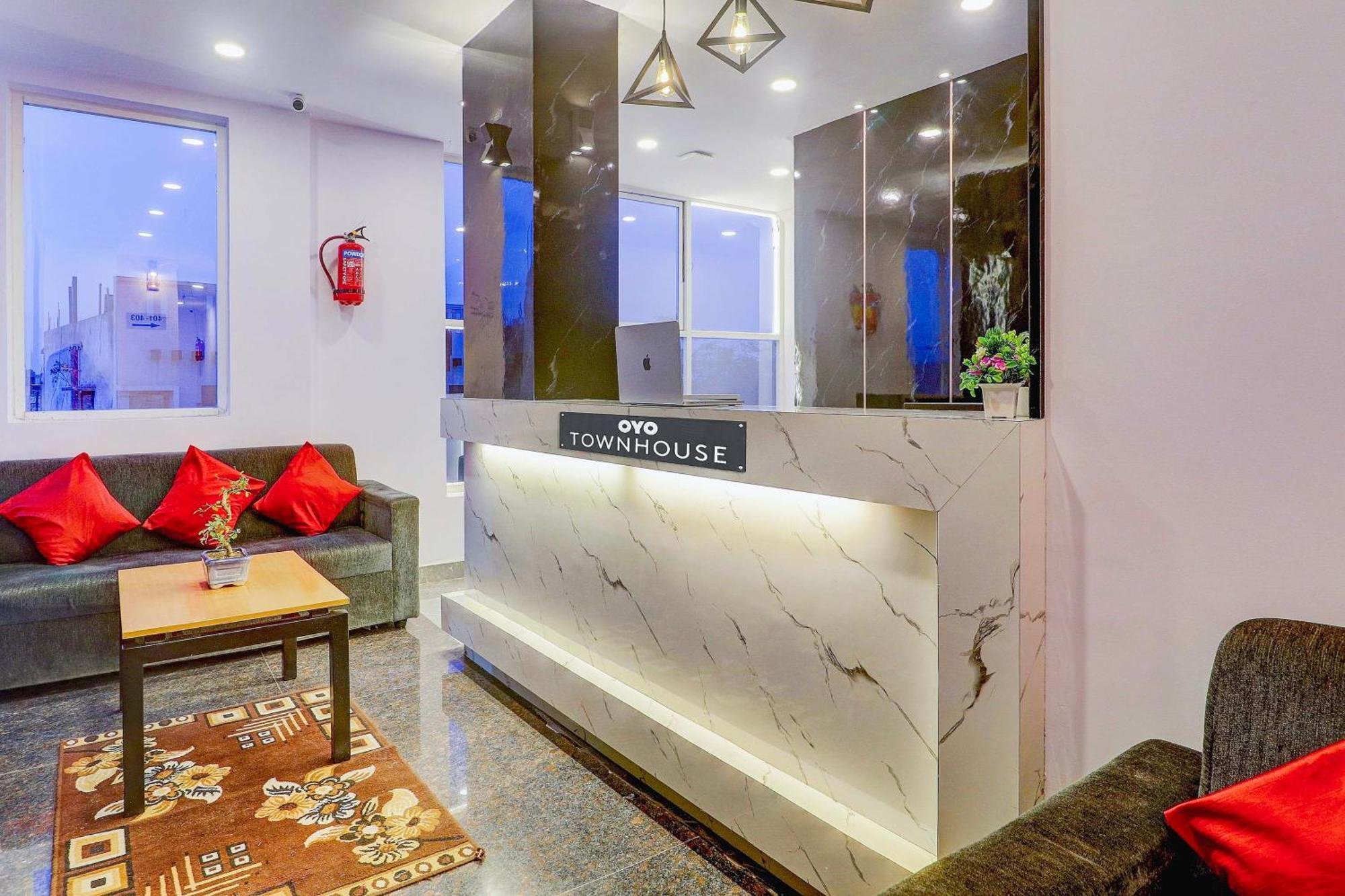 Super Townhouse Sr Nagar Rcc Premier Hyderabad