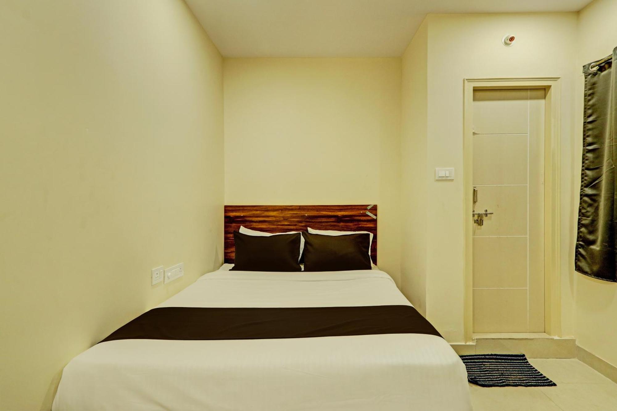 Hotel O R Square Homes